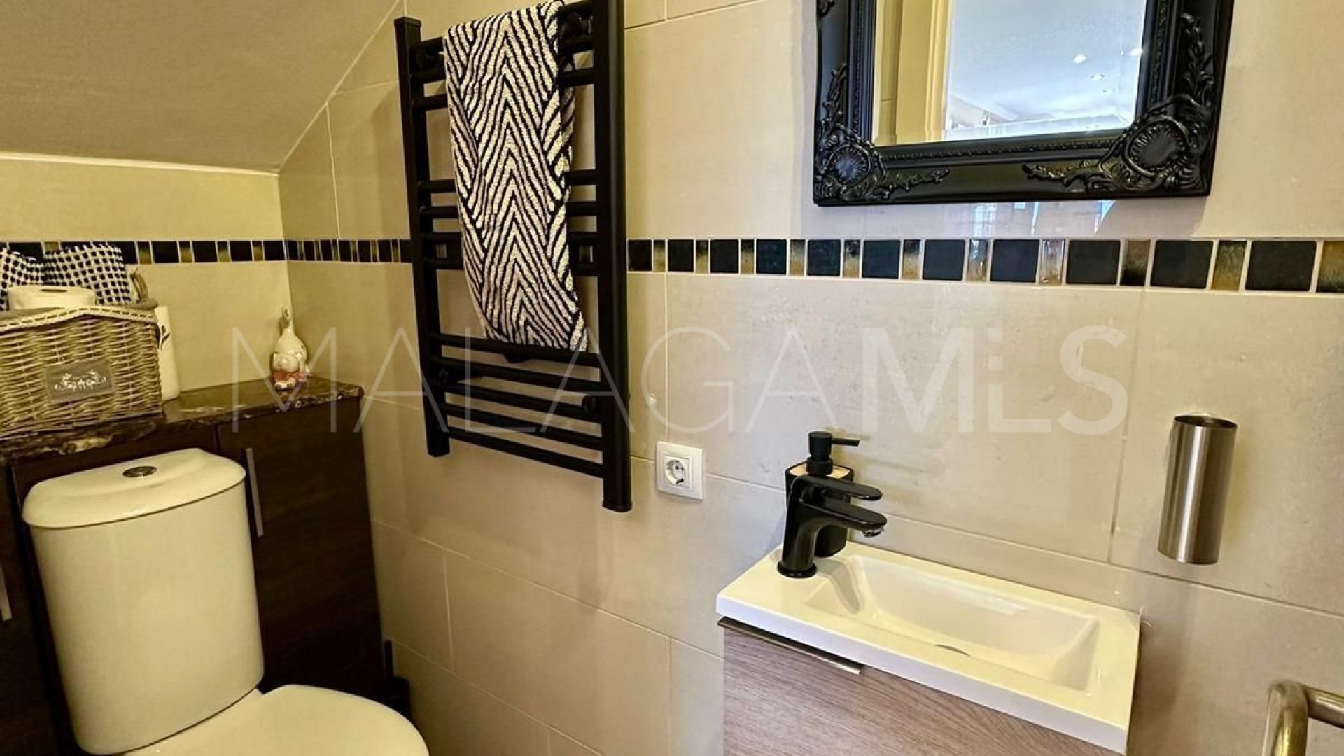 Villa for sale in Estepona