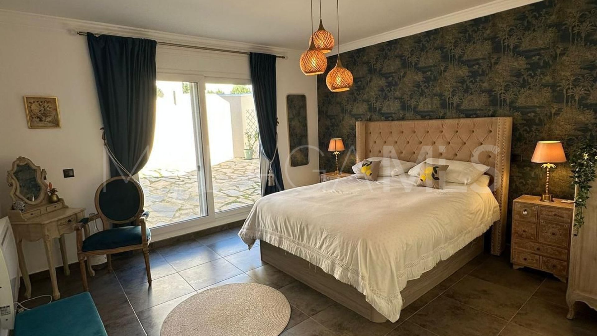 Villa for sale in Estepona