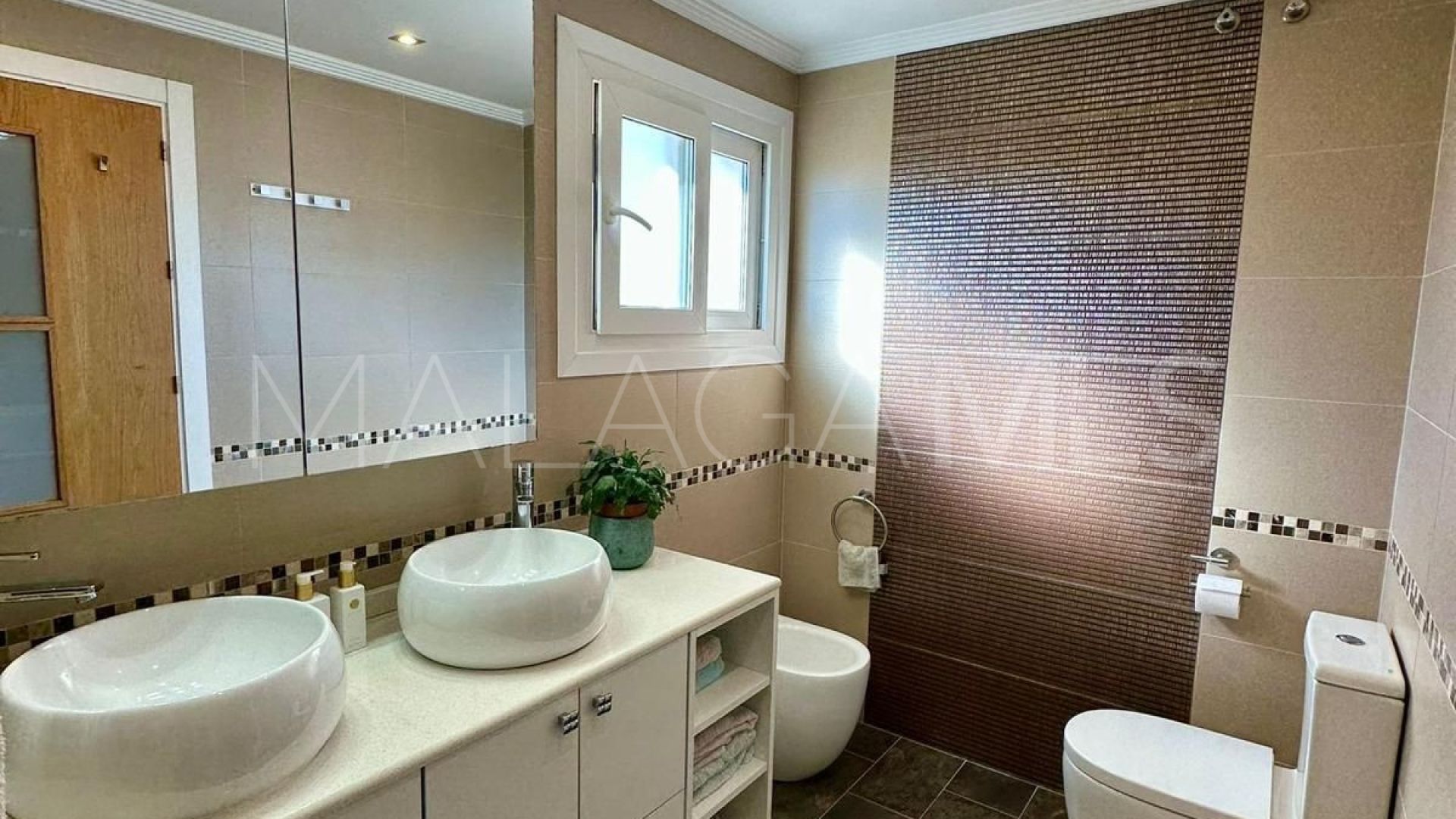Villa for sale in Estepona