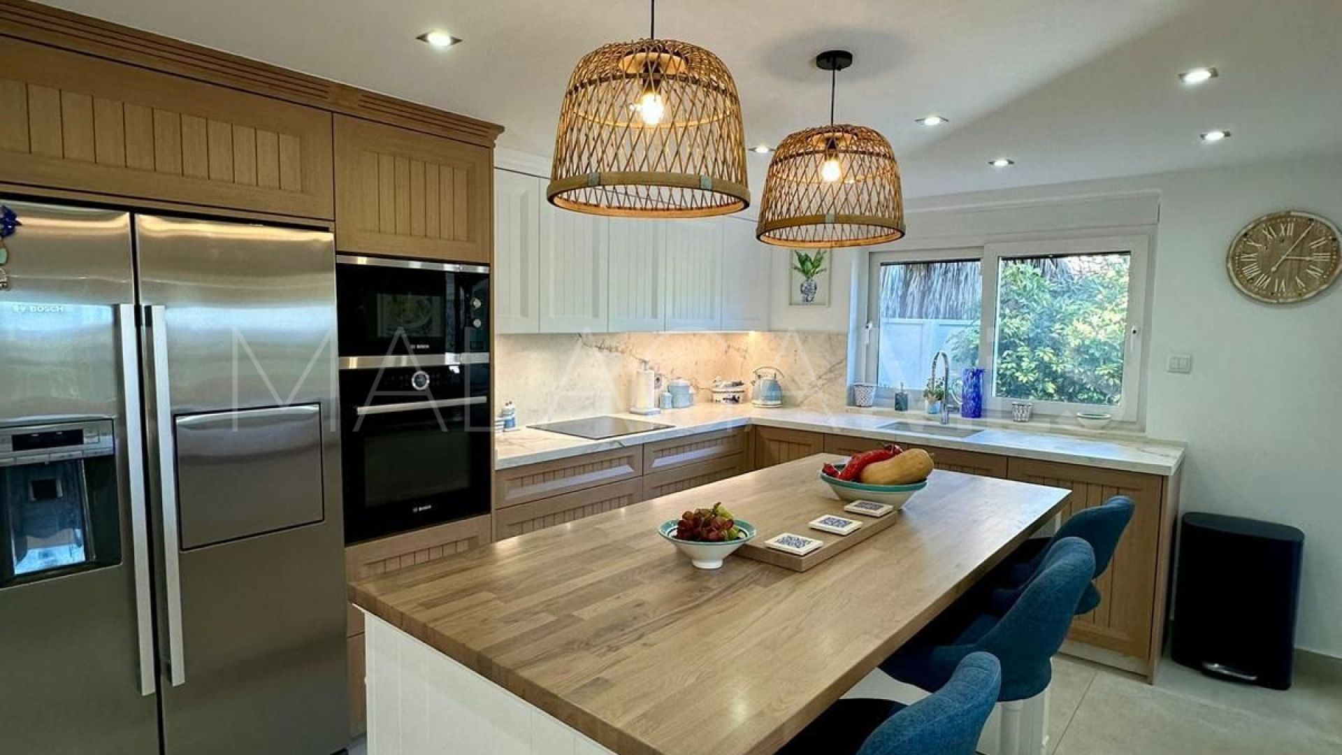 Villa for sale in Estepona