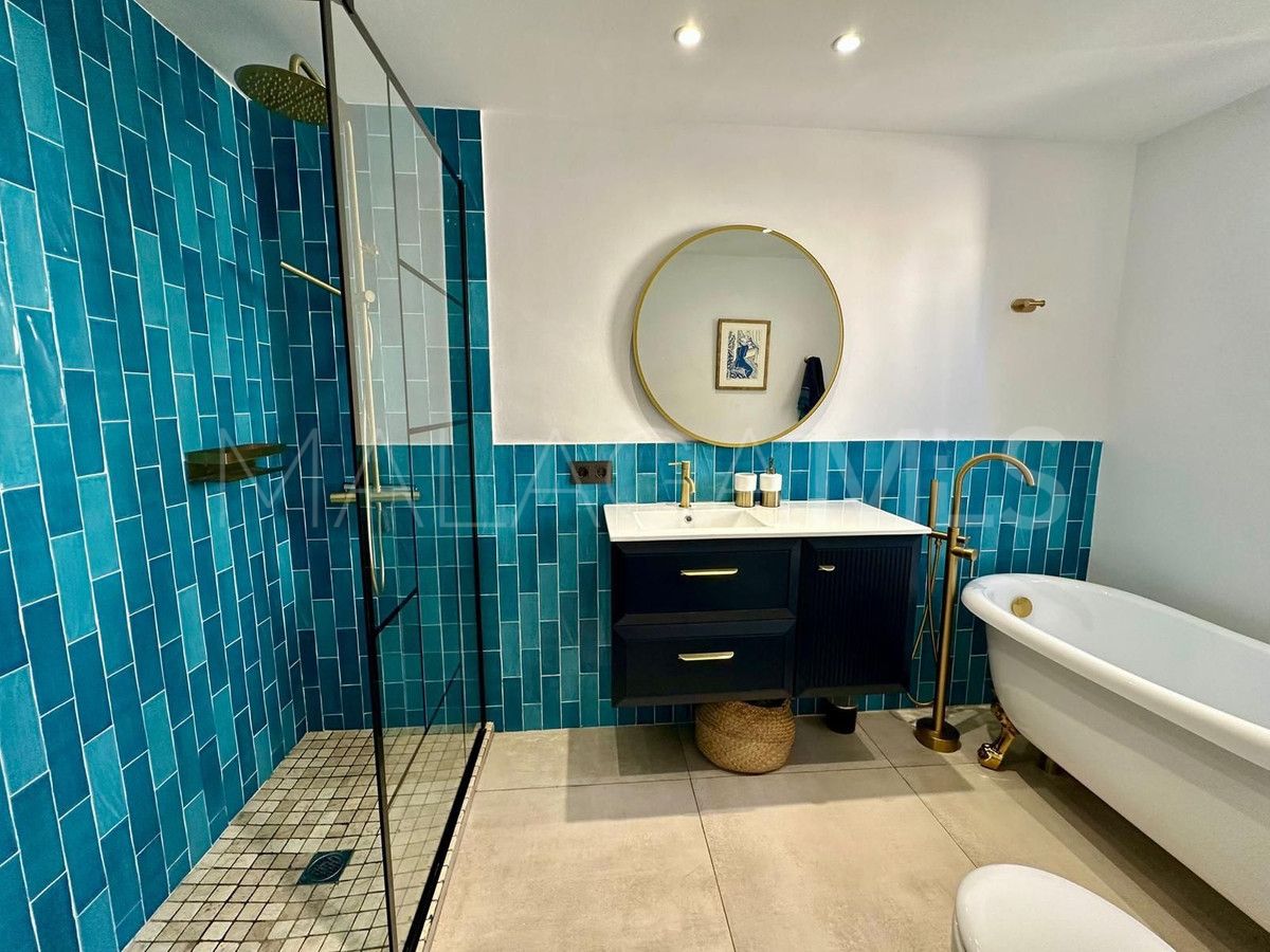 Villa for sale in Estepona