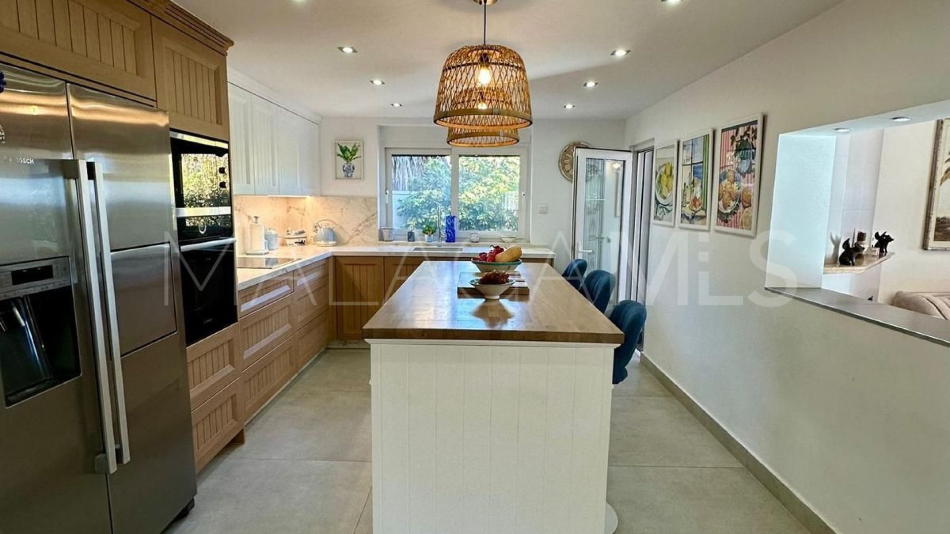 Villa for sale in Estepona