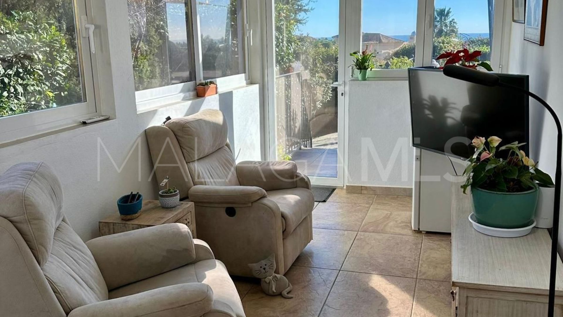 Villa for sale in Estepona