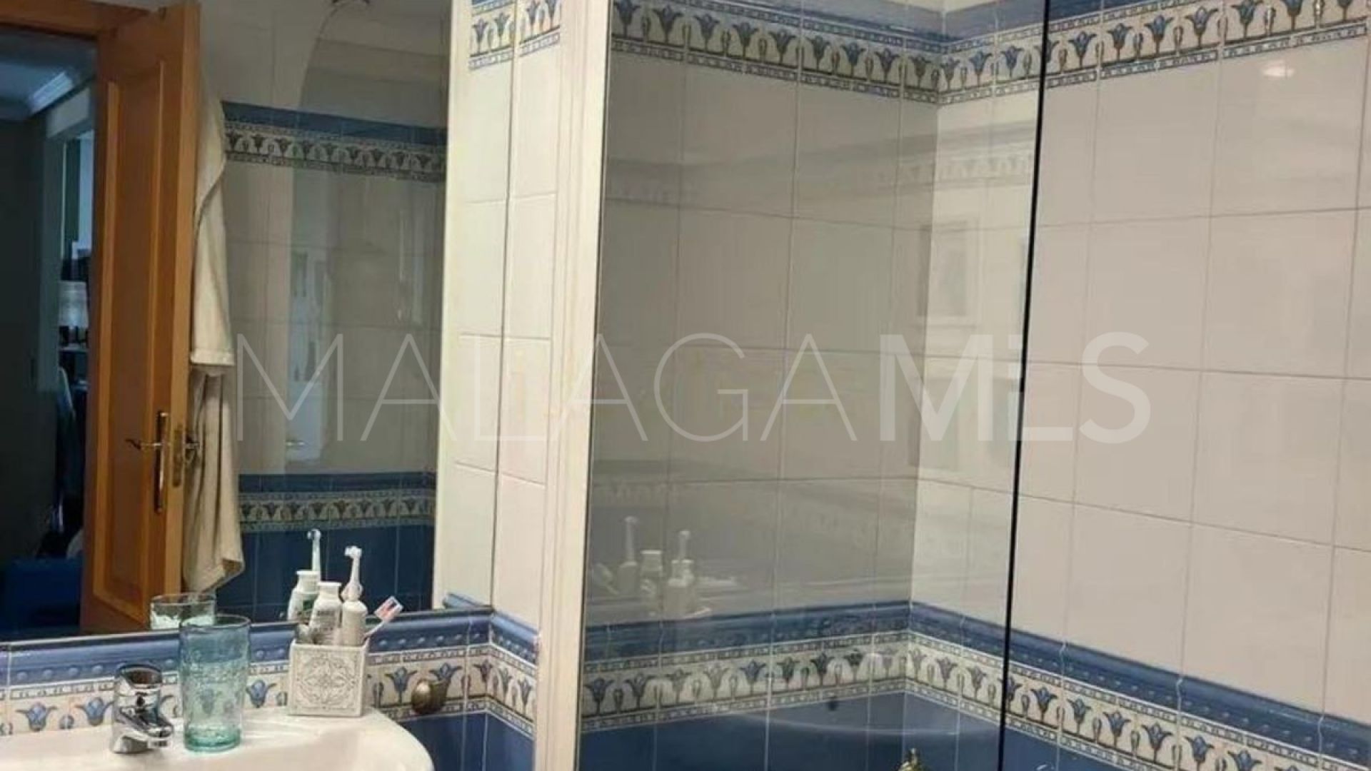 Appartement rez de chaussée for sale in Estepona