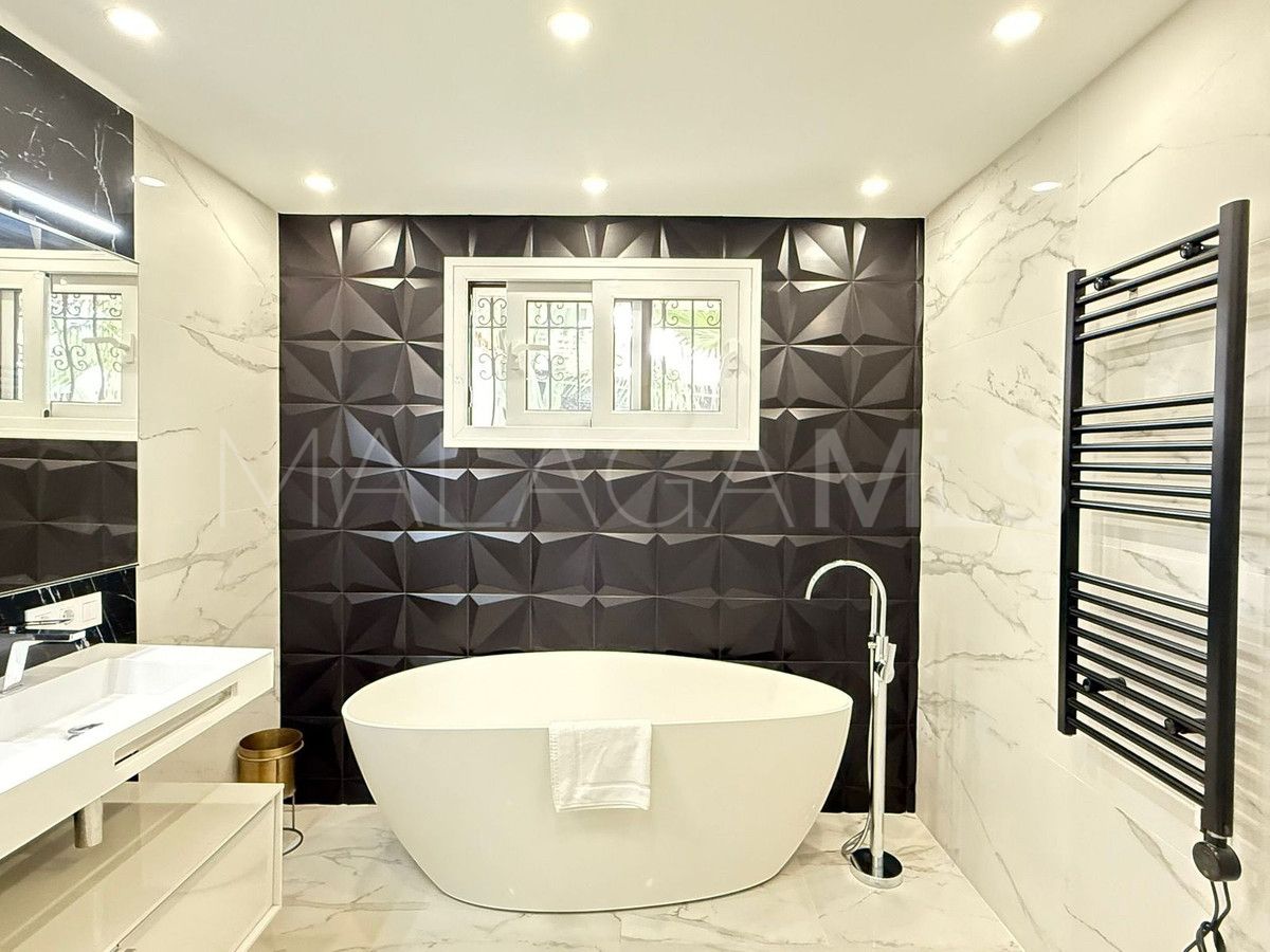 Villa for sale in Marbella City