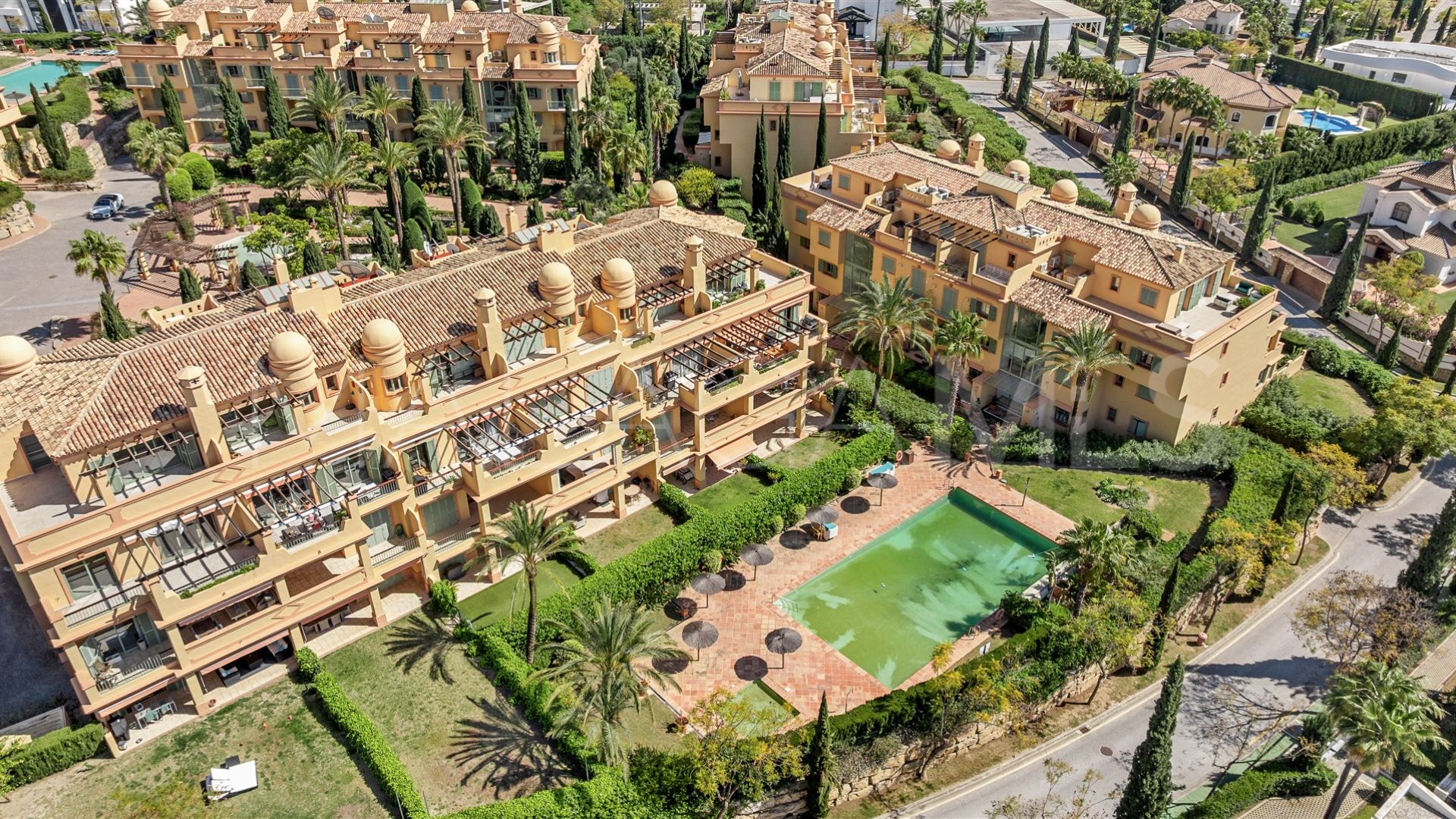 Duplex penthouse for sale in Four Seasons