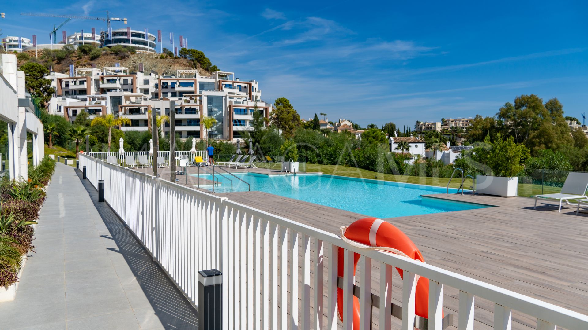 Lägenhet for sale in Aqualina