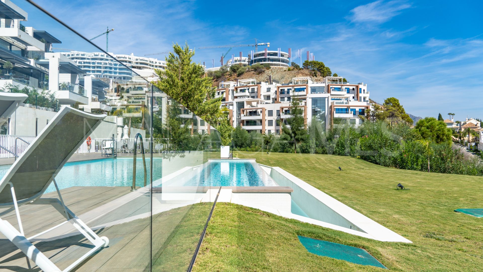 Lägenhet for sale in Aqualina