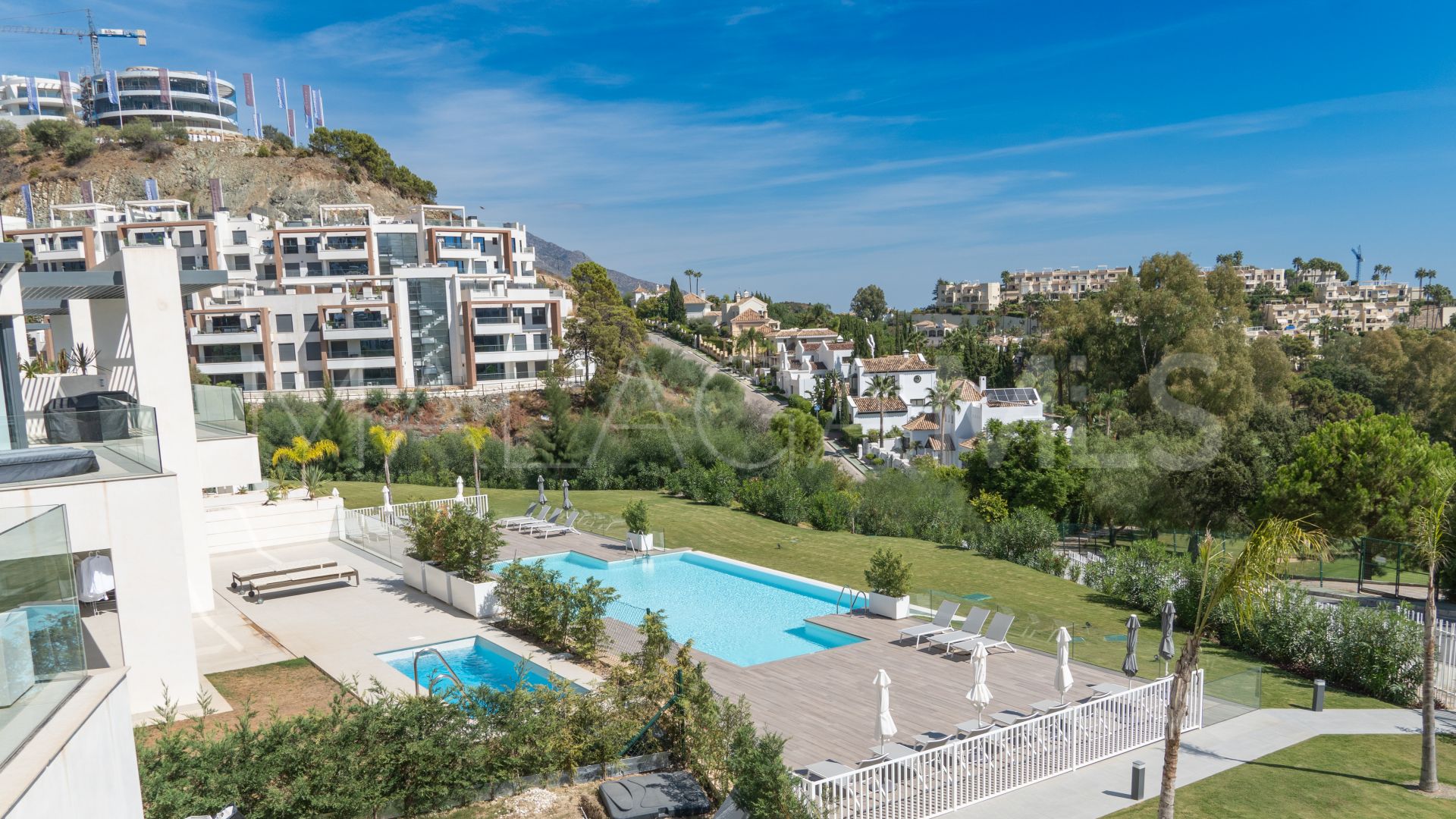 Lägenhet for sale in Aqualina