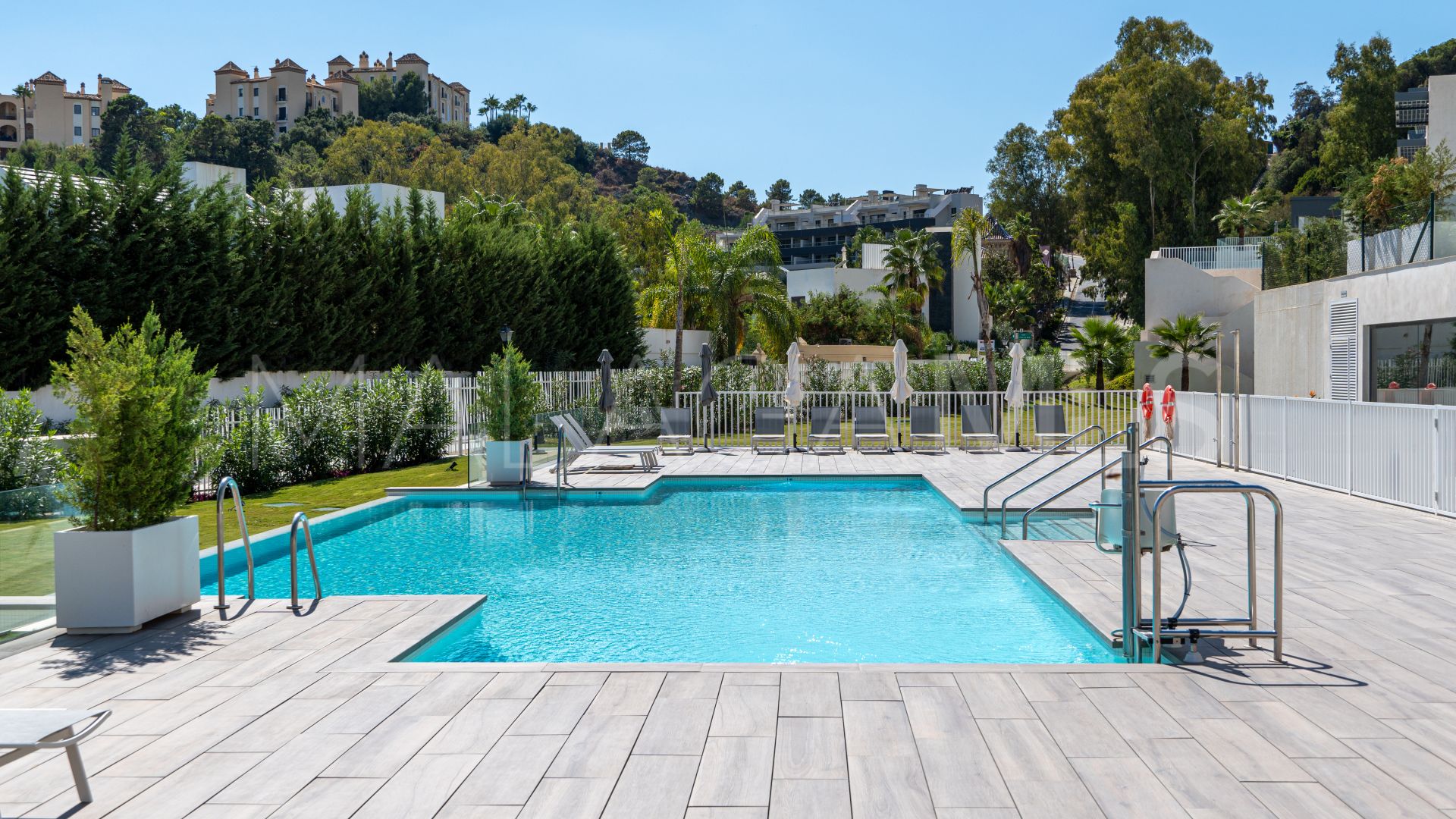 Lägenhet for sale in Aqualina