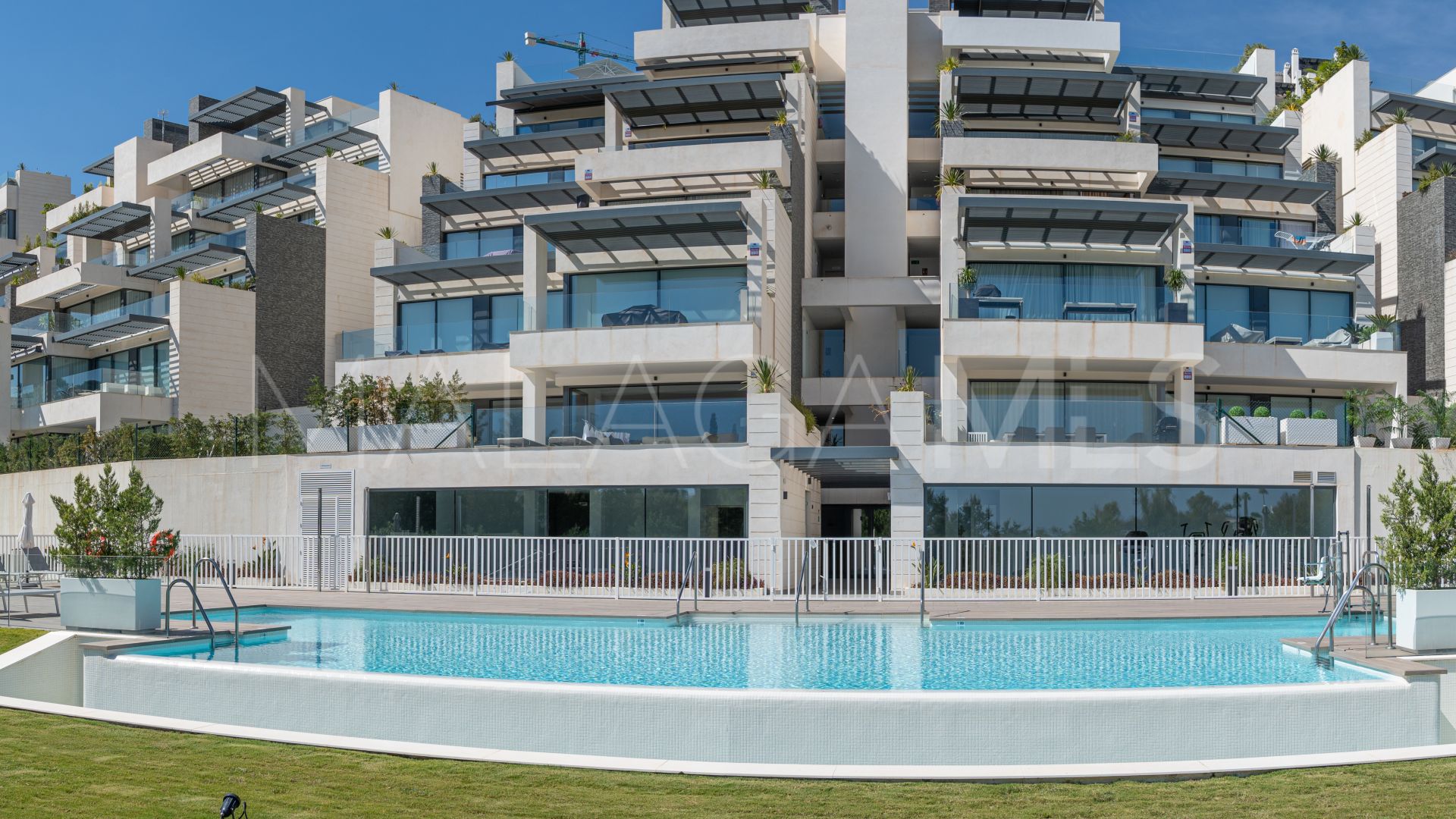 Lägenhet for sale in Aqualina