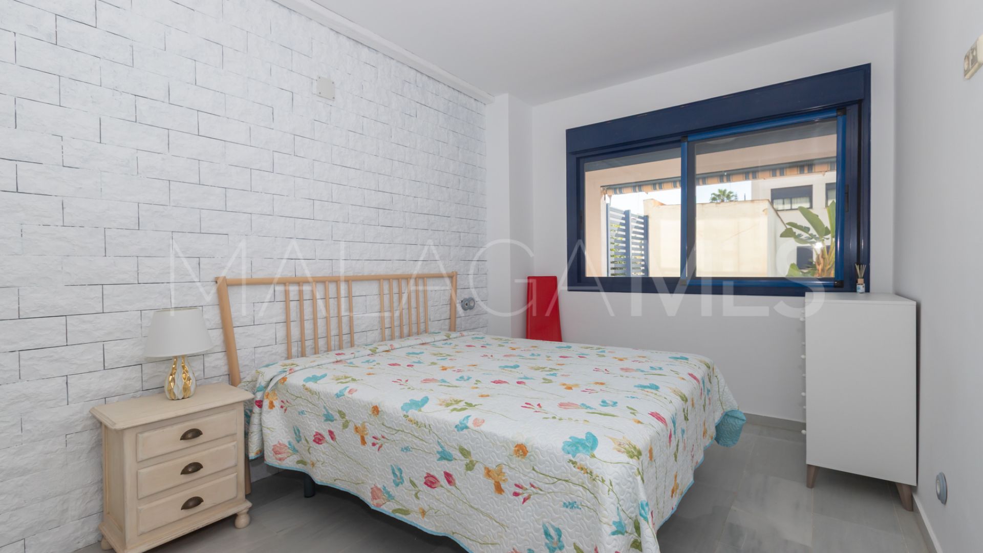 Flat for sale in Estepona Puerto