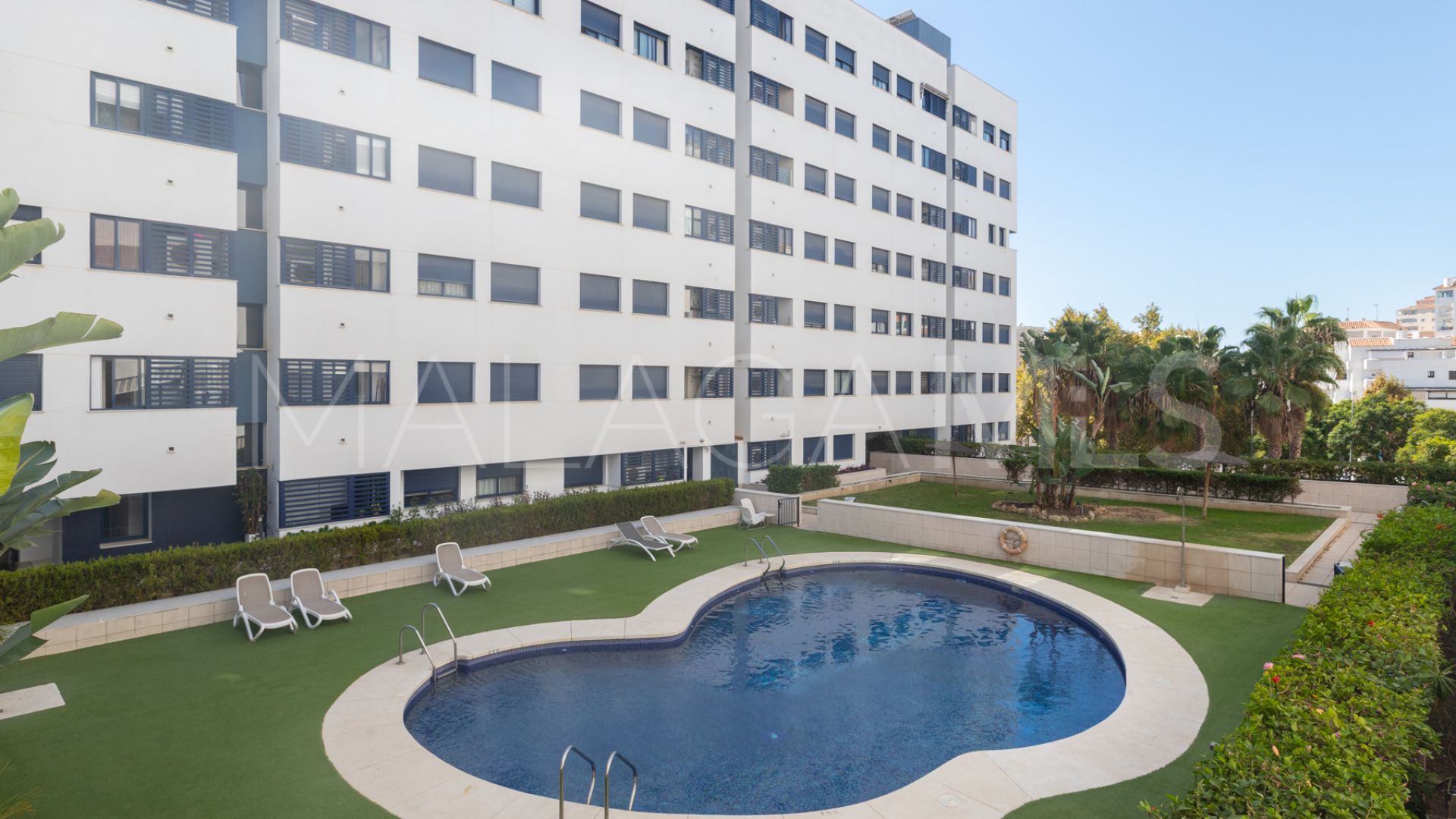 Flat for sale in Estepona Puerto