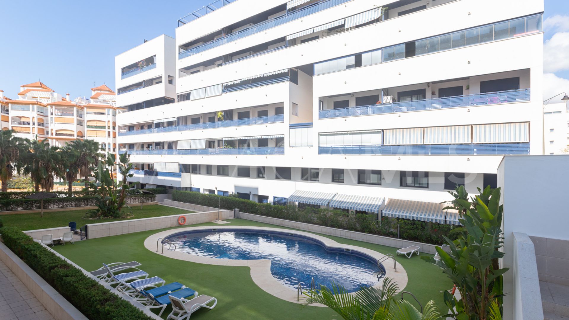Flat for sale in Estepona Puerto