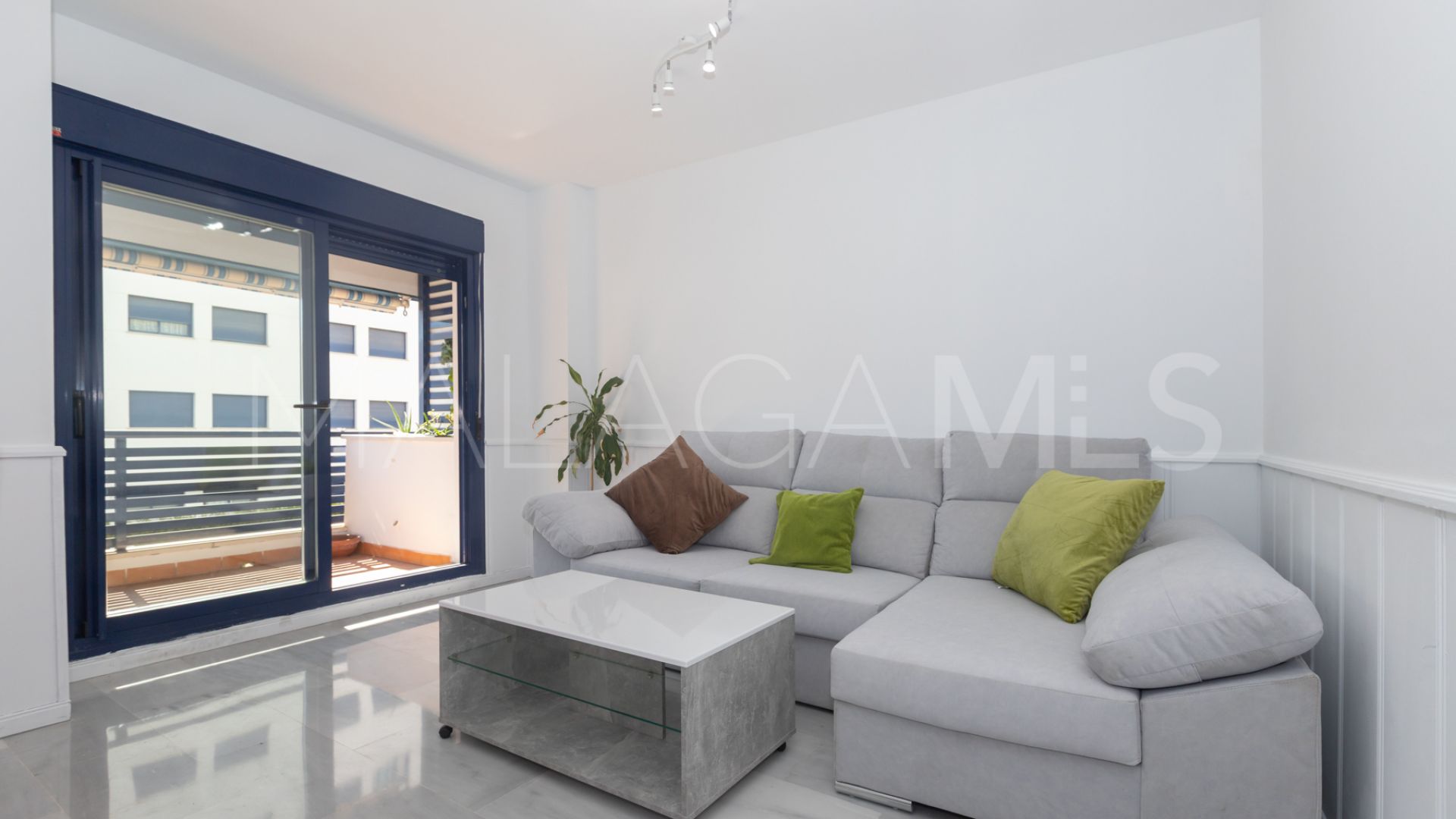 Flat for sale in Estepona Puerto