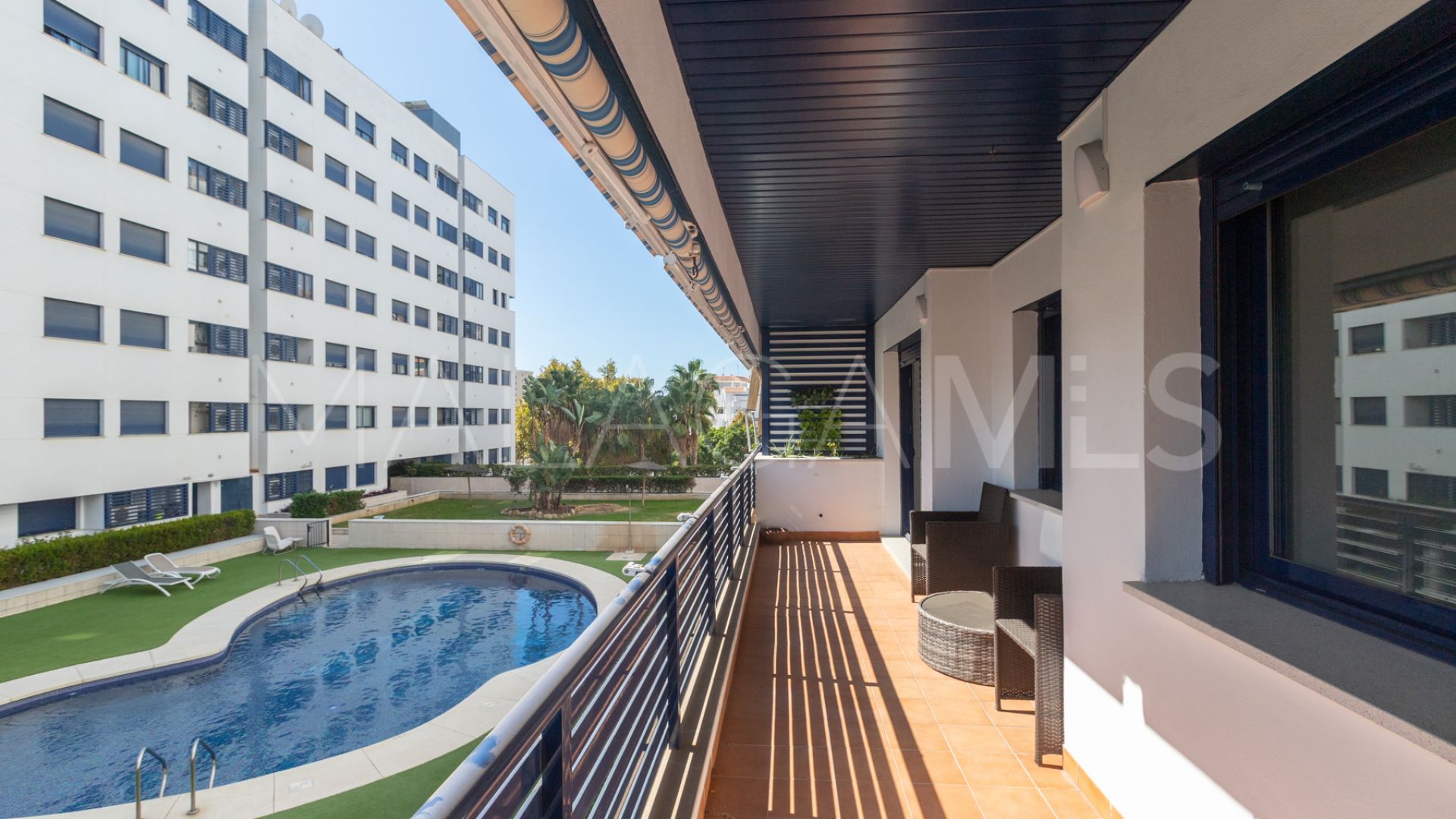 Flat for sale in Estepona Puerto