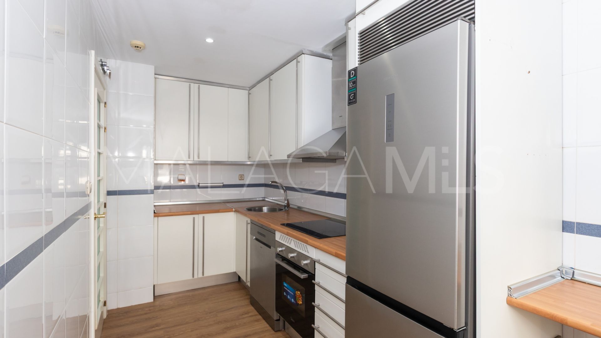 Flat for sale in Estepona Puerto