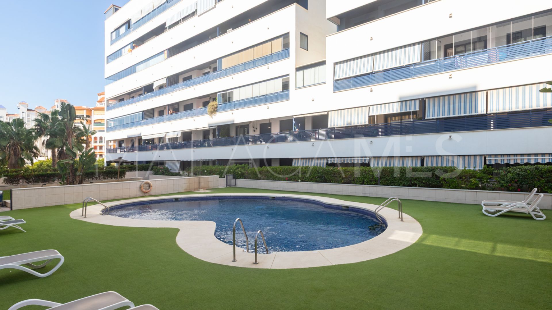 Flat for sale in Estepona Puerto