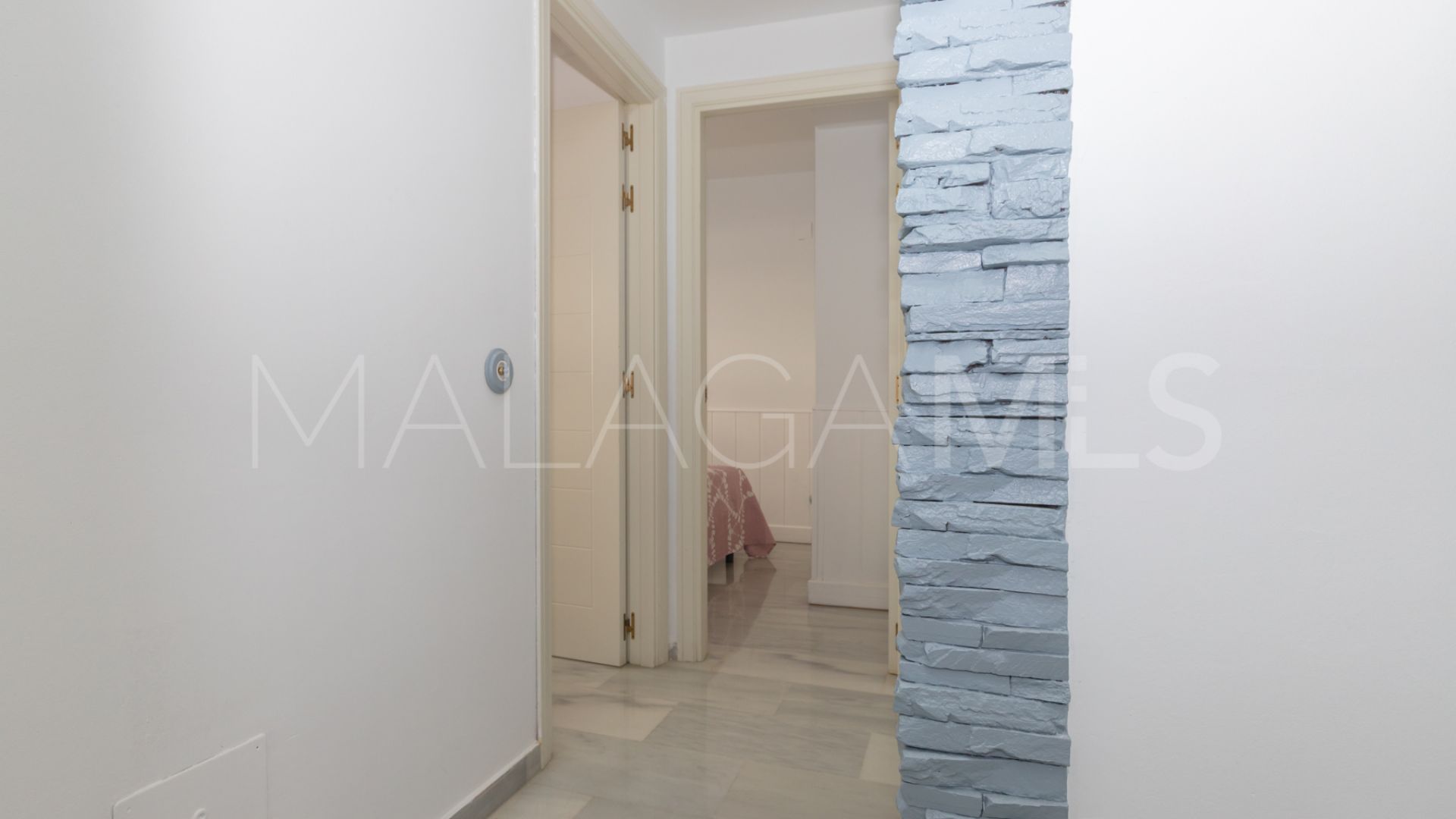 Flat for sale in Estepona Puerto