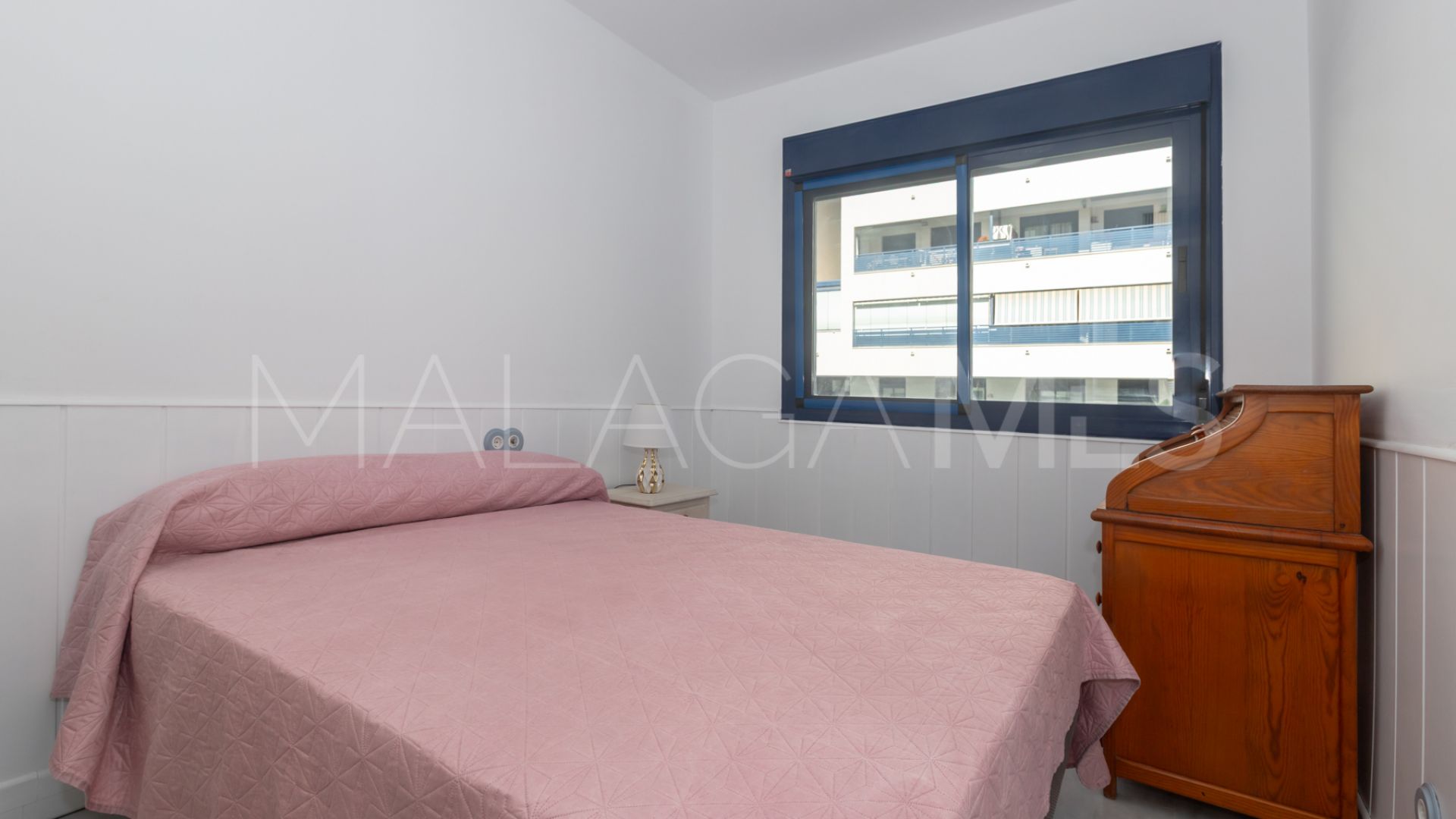 Flat for sale in Estepona Puerto