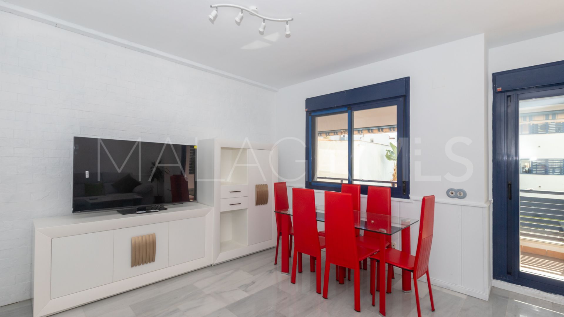 Flat for sale in Estepona Puerto