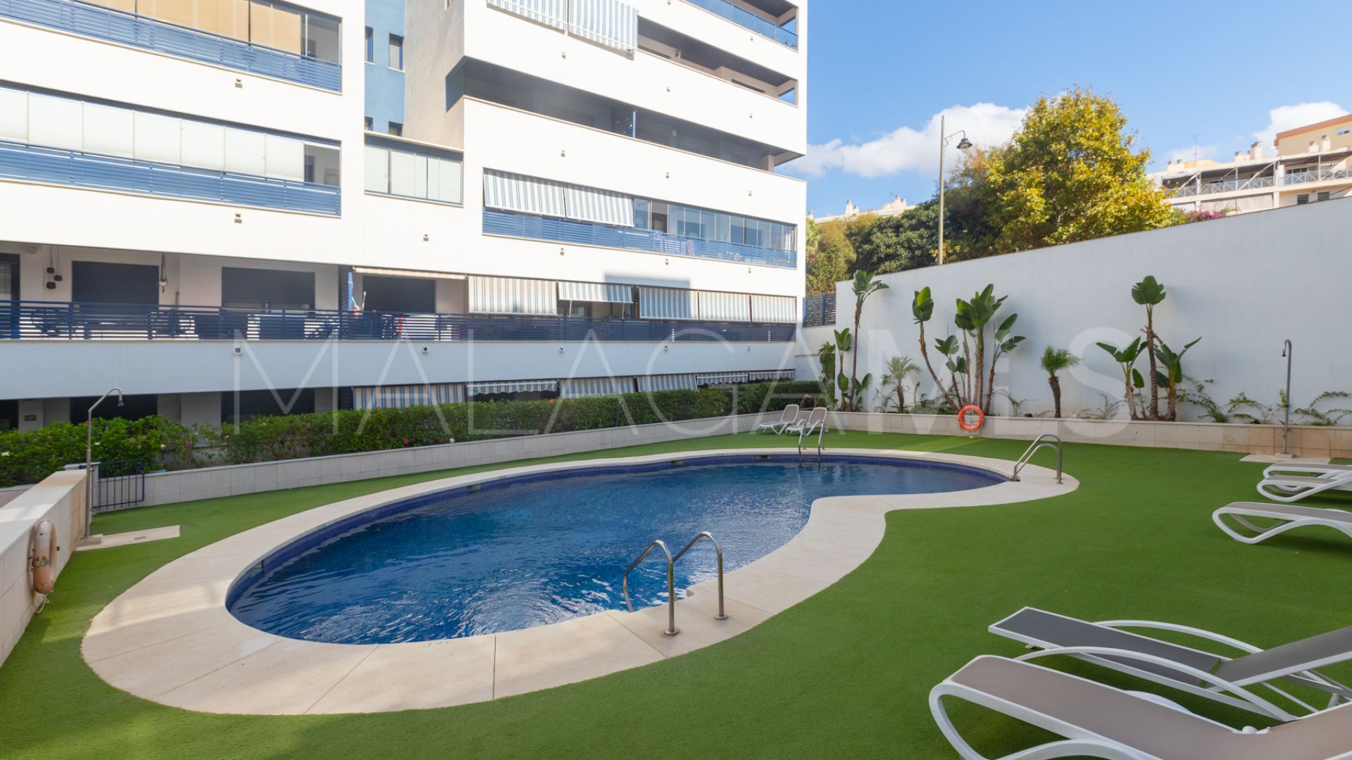 Flat for sale in Estepona Puerto
