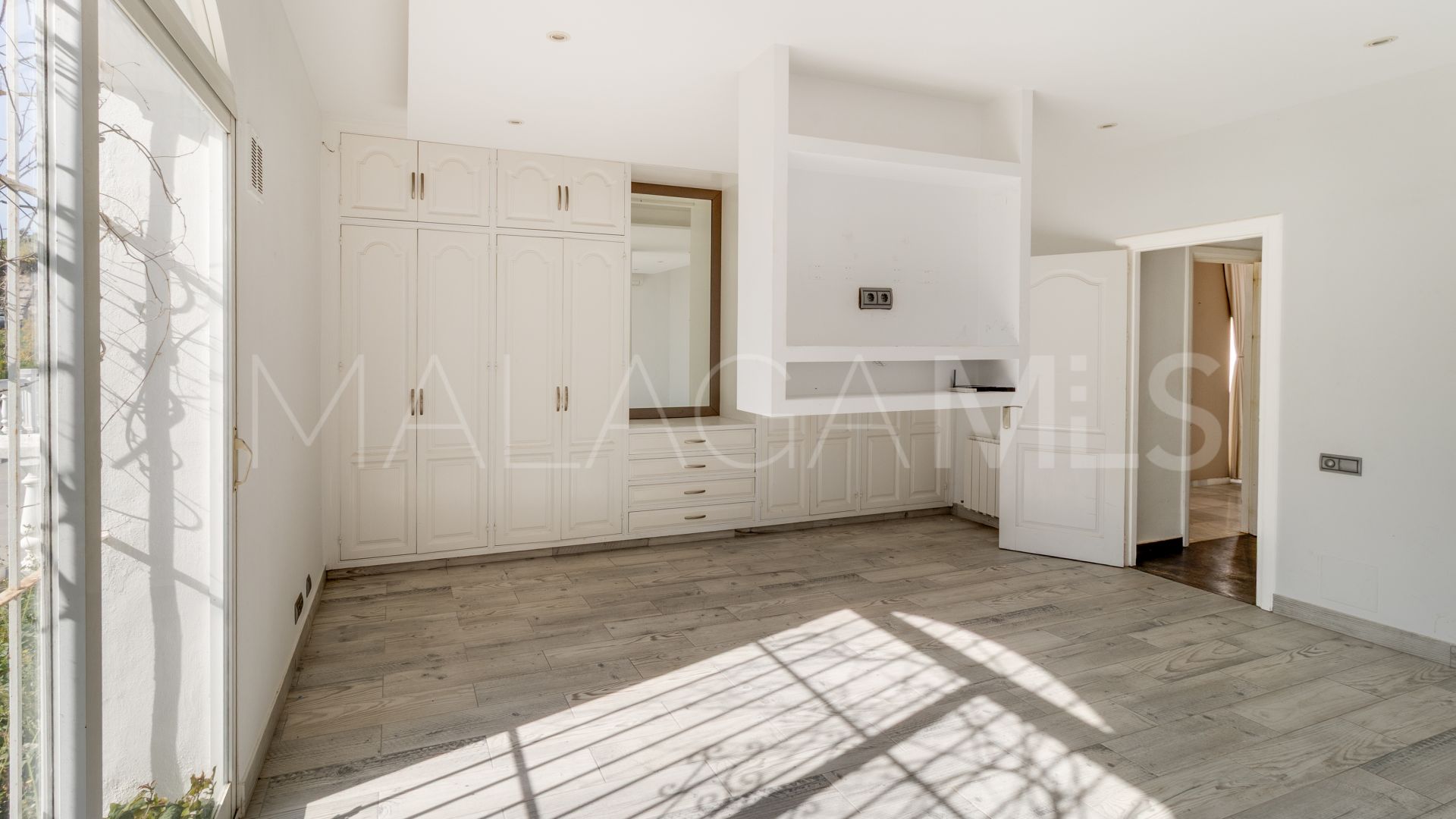 Villa for sale in Paraiso Alto