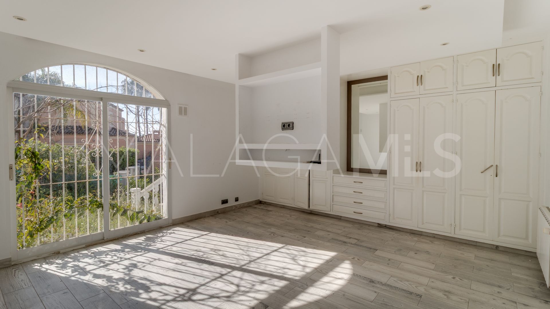 Villa for sale in Paraiso Alto