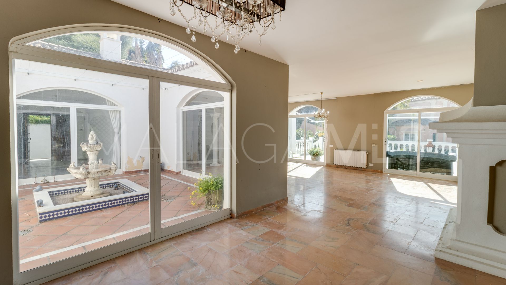 Villa for sale in Paraiso Alto