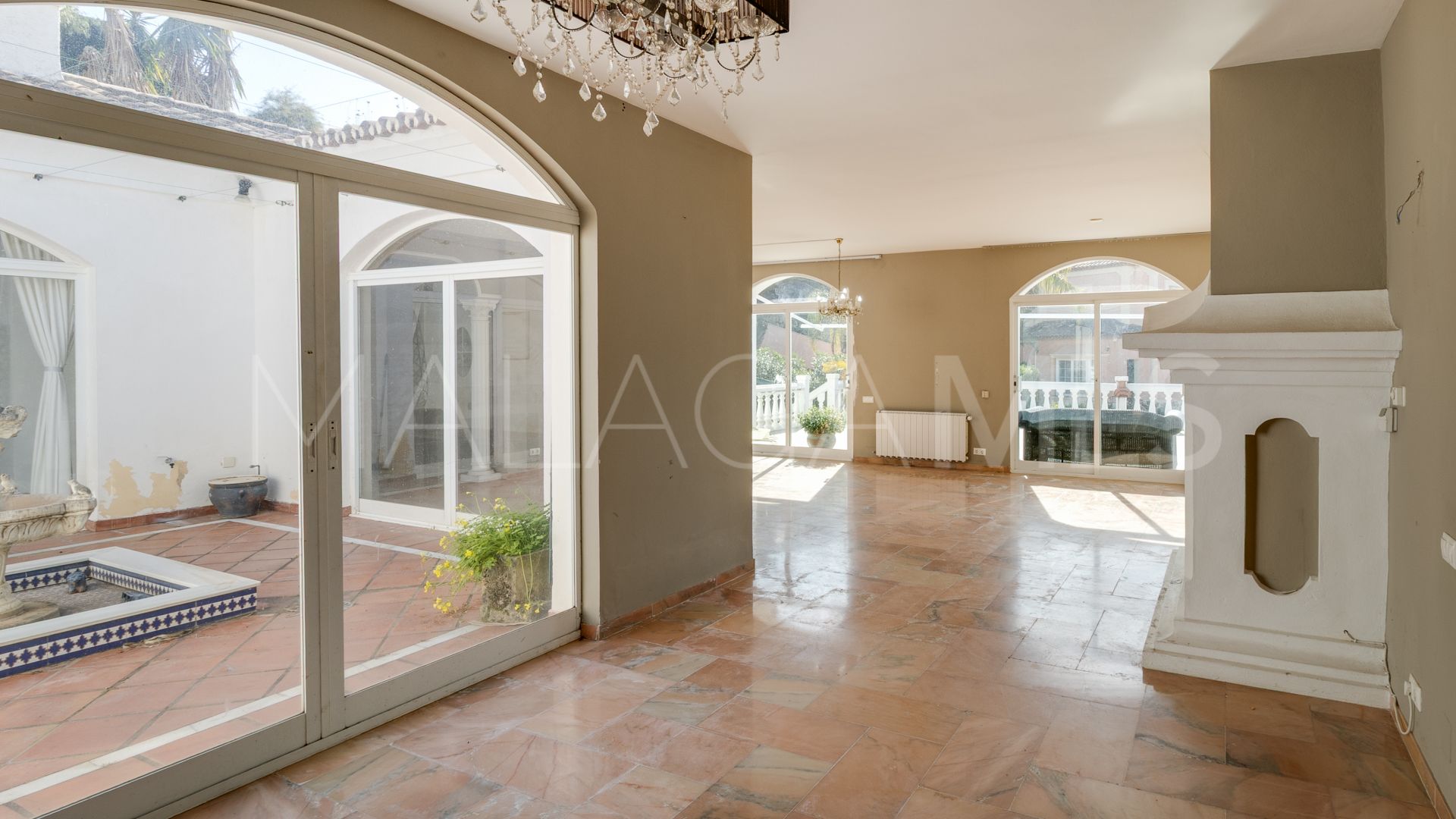 Villa for sale in Paraiso Alto