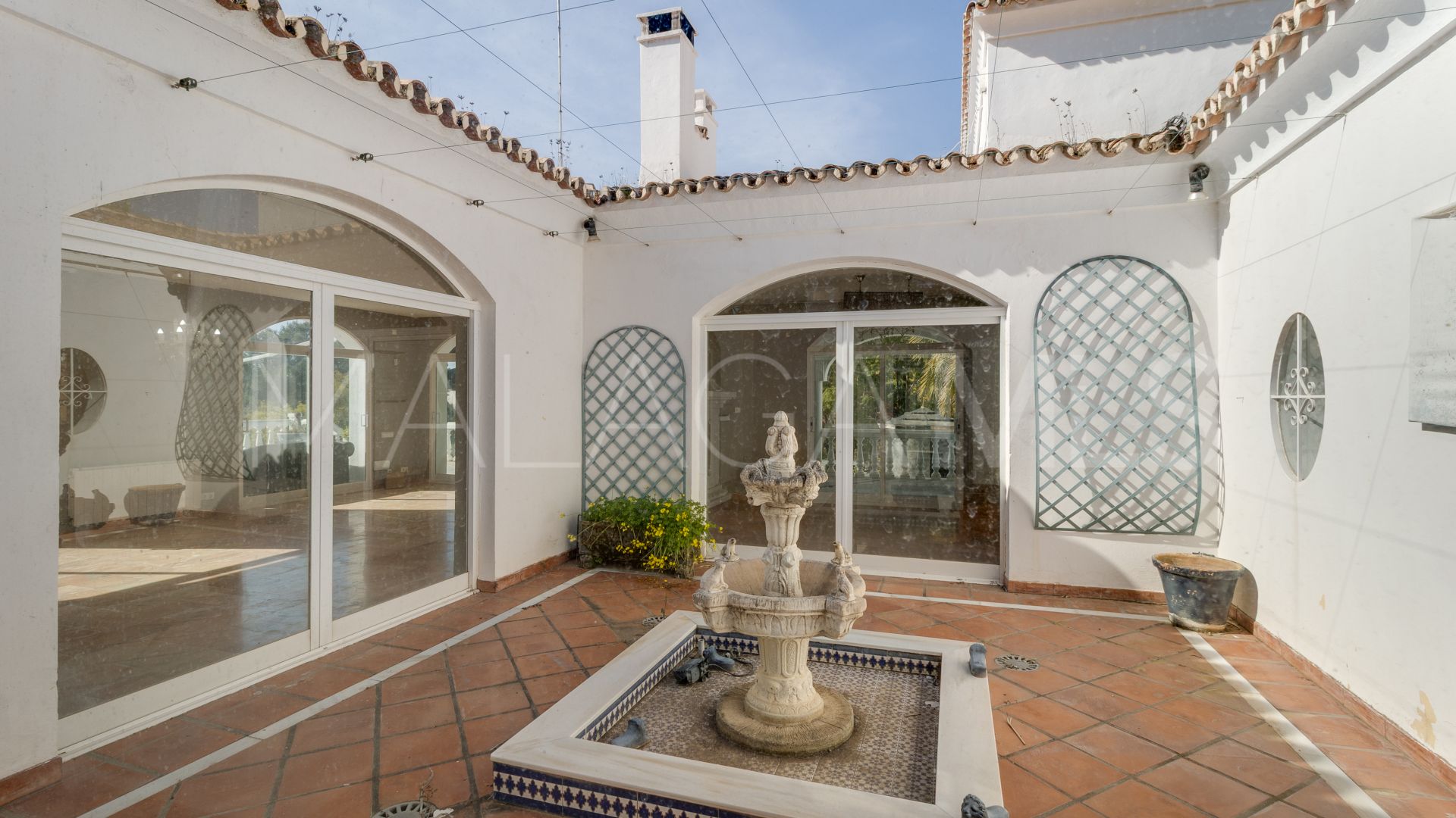Villa for sale in Paraiso Alto