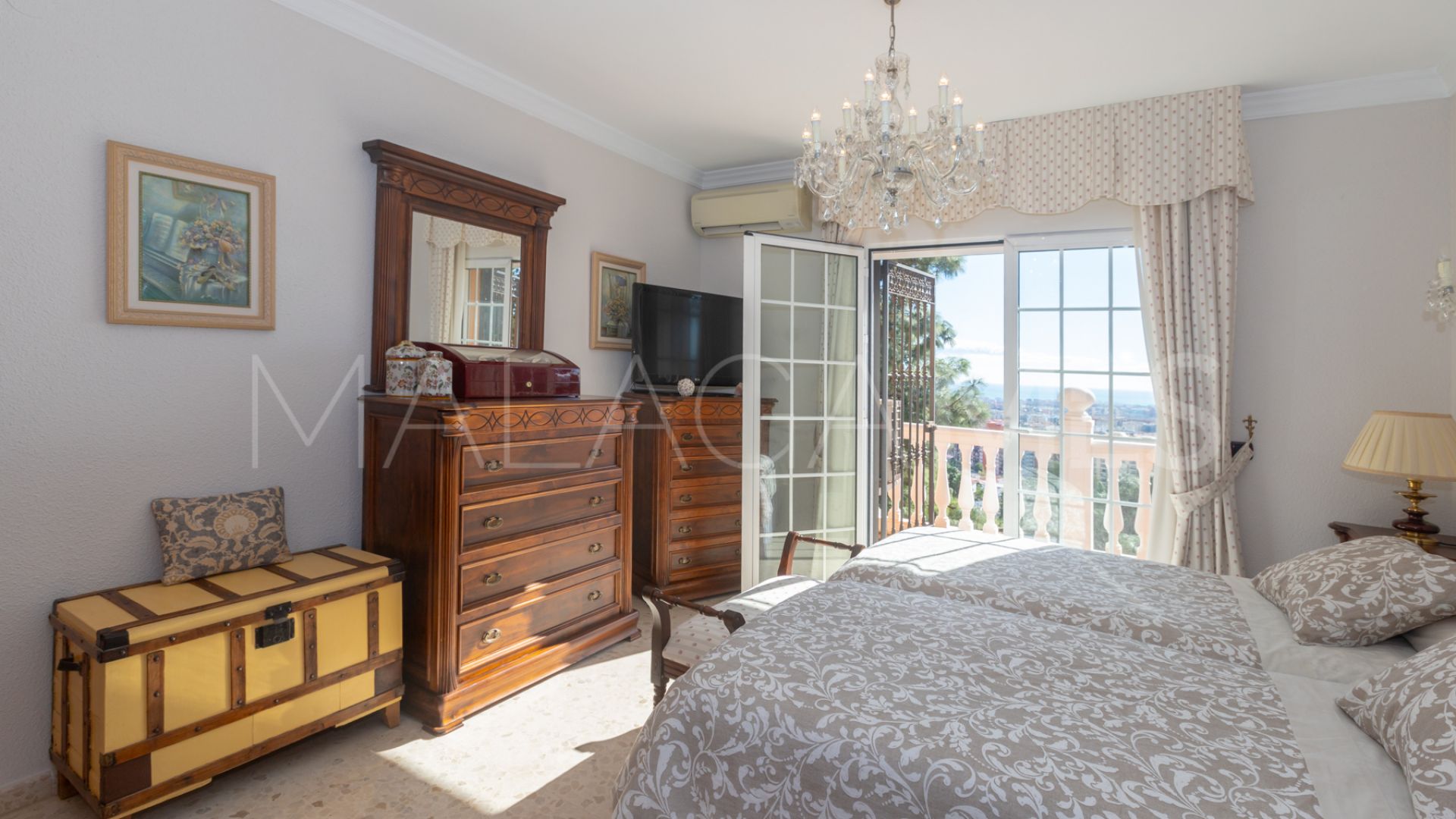 Buy El Atabal 7 bedrooms villa