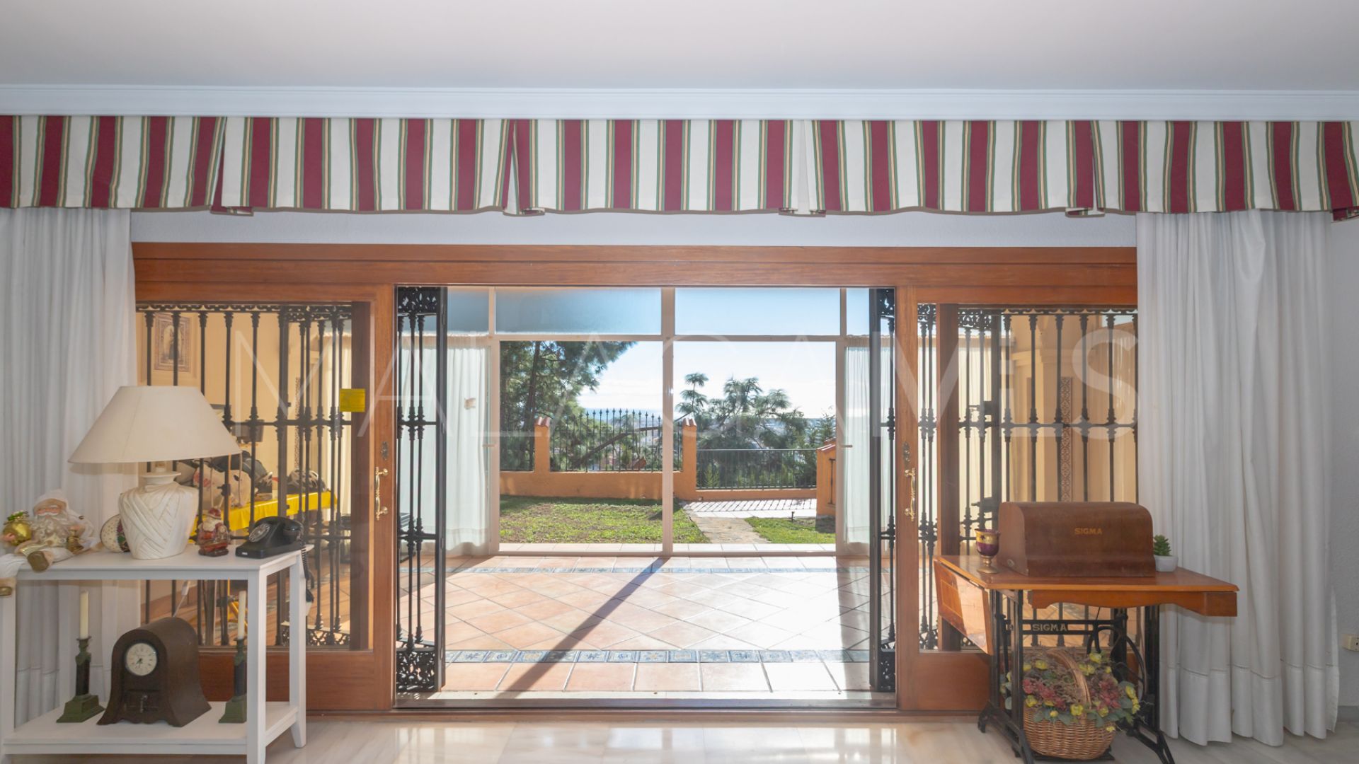 Buy El Atabal 7 bedrooms villa