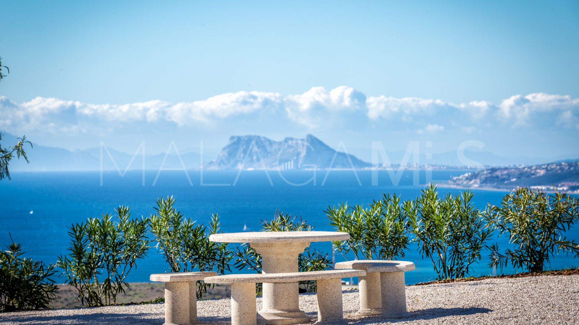 Villa for sale in Los Reales - Sierra Estepona with 6 bedrooms