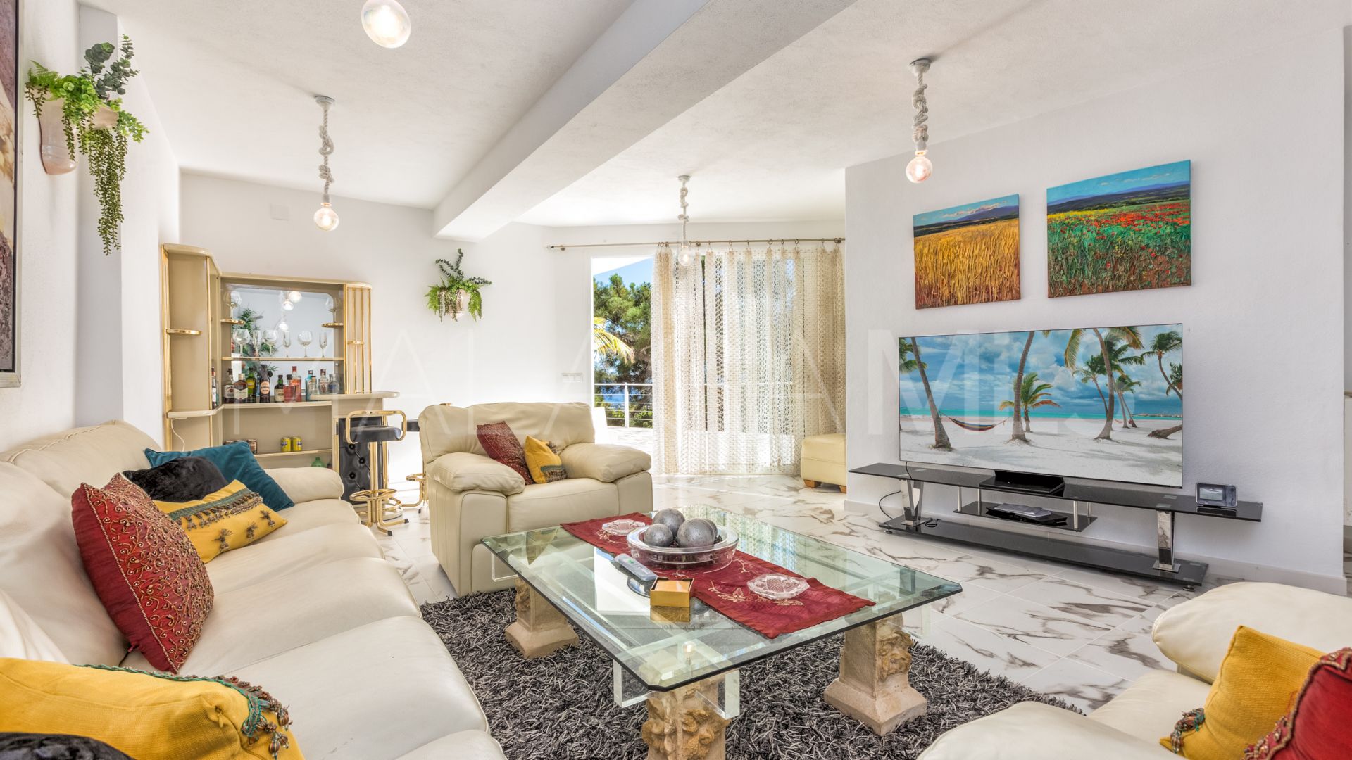 Villa for sale in Los Reales - Sierra Estepona with 6 bedrooms