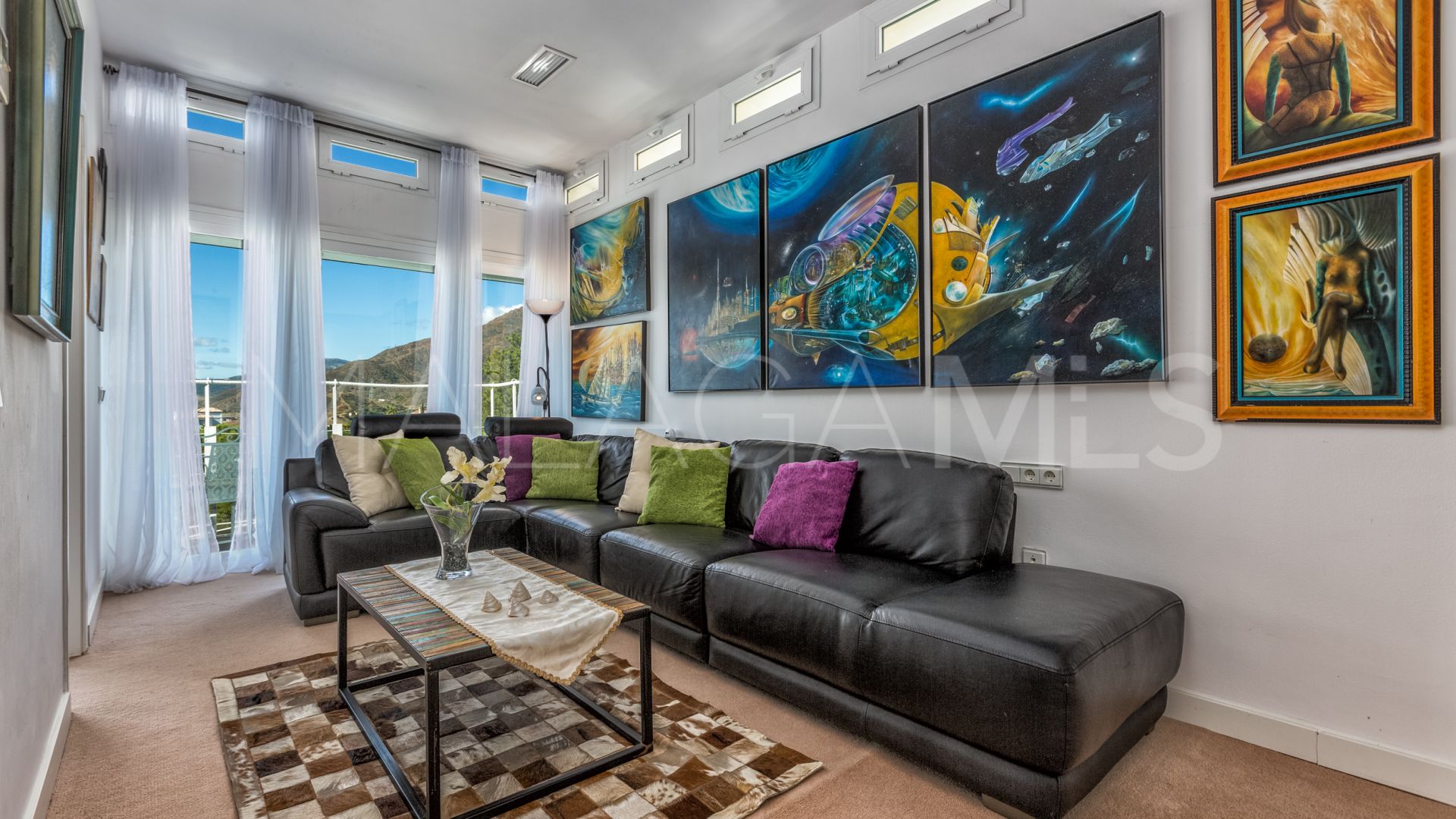 Villa for sale in Los Reales - Sierra Estepona with 6 bedrooms