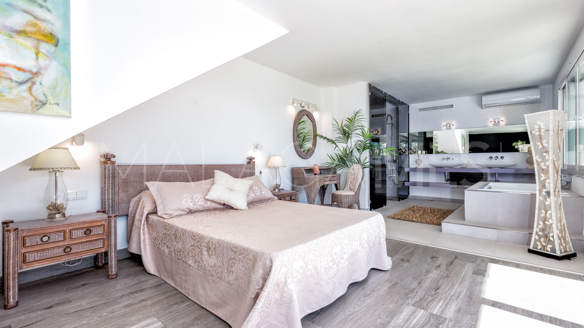 Villa for sale in Los Reales - Sierra Estepona with 6 bedrooms