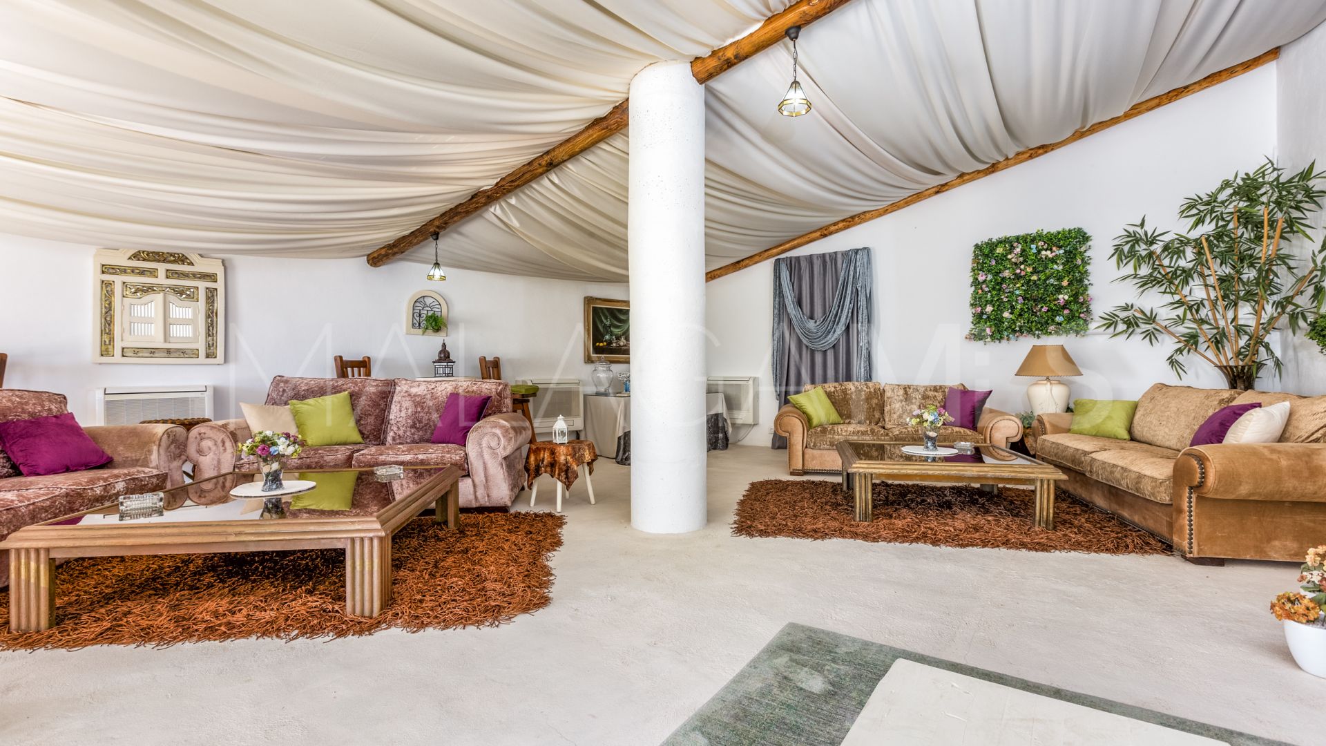 Villa for sale in Los Reales - Sierra Estepona