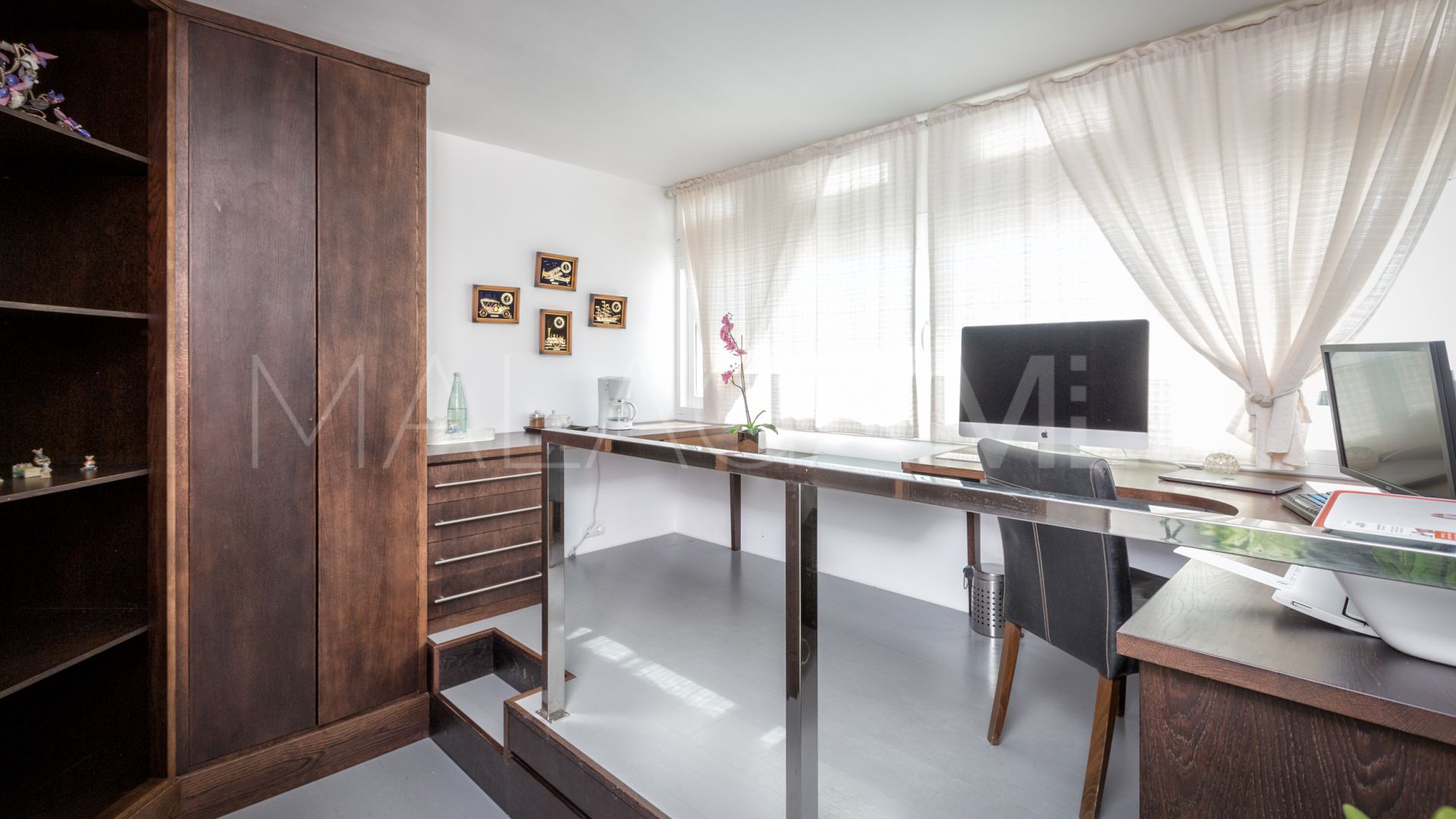 Villa for sale in Los Reales - Sierra Estepona with 6 bedrooms