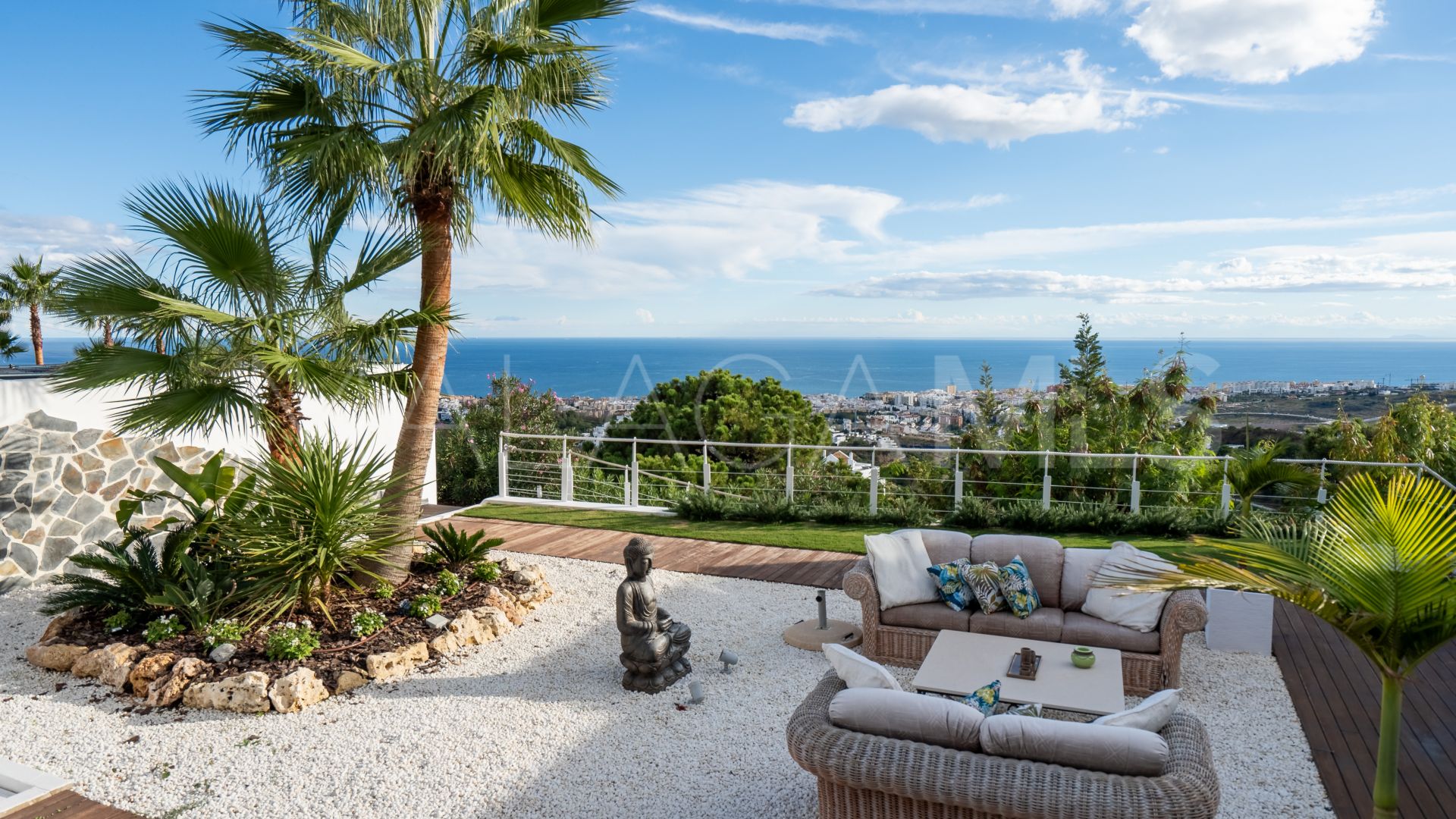 Villa for sale in Los Reales - Sierra Estepona with 6 bedrooms