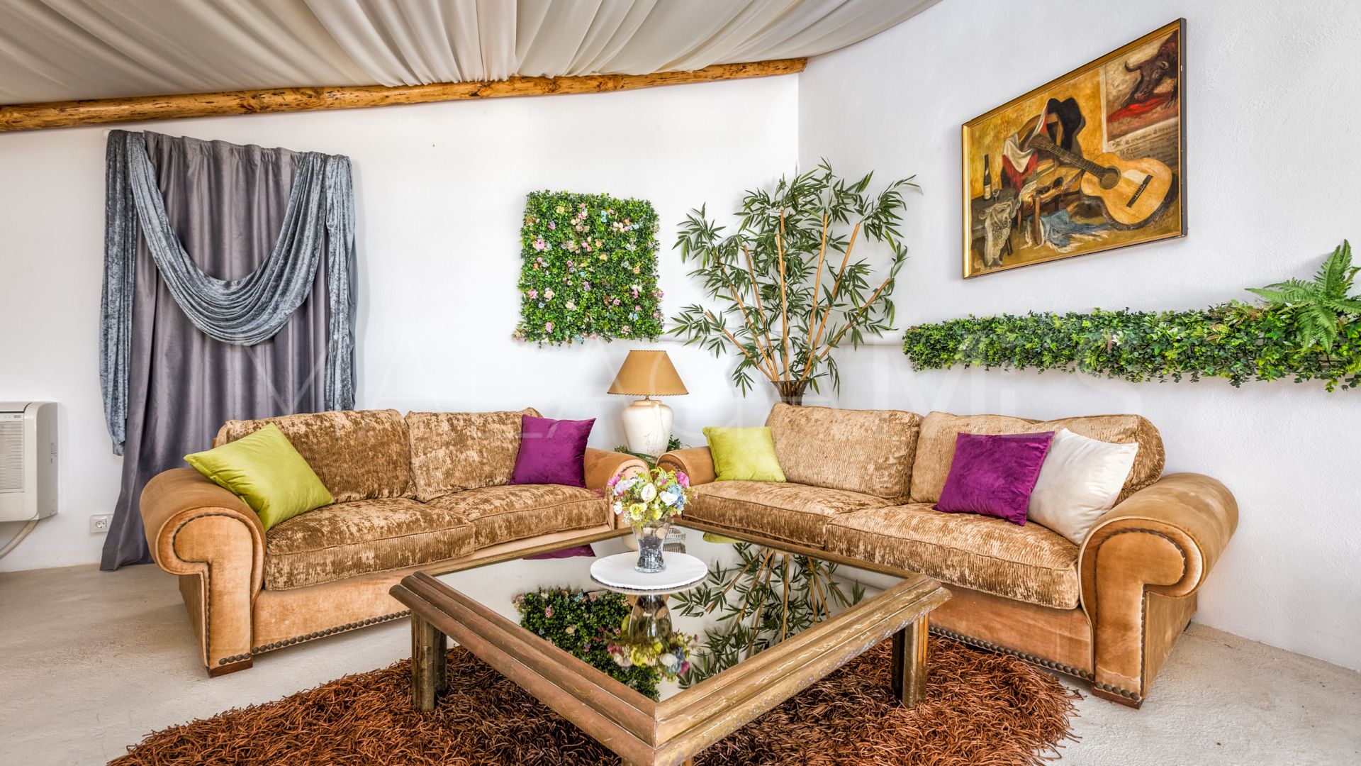 Villa for sale in Los Reales - Sierra Estepona