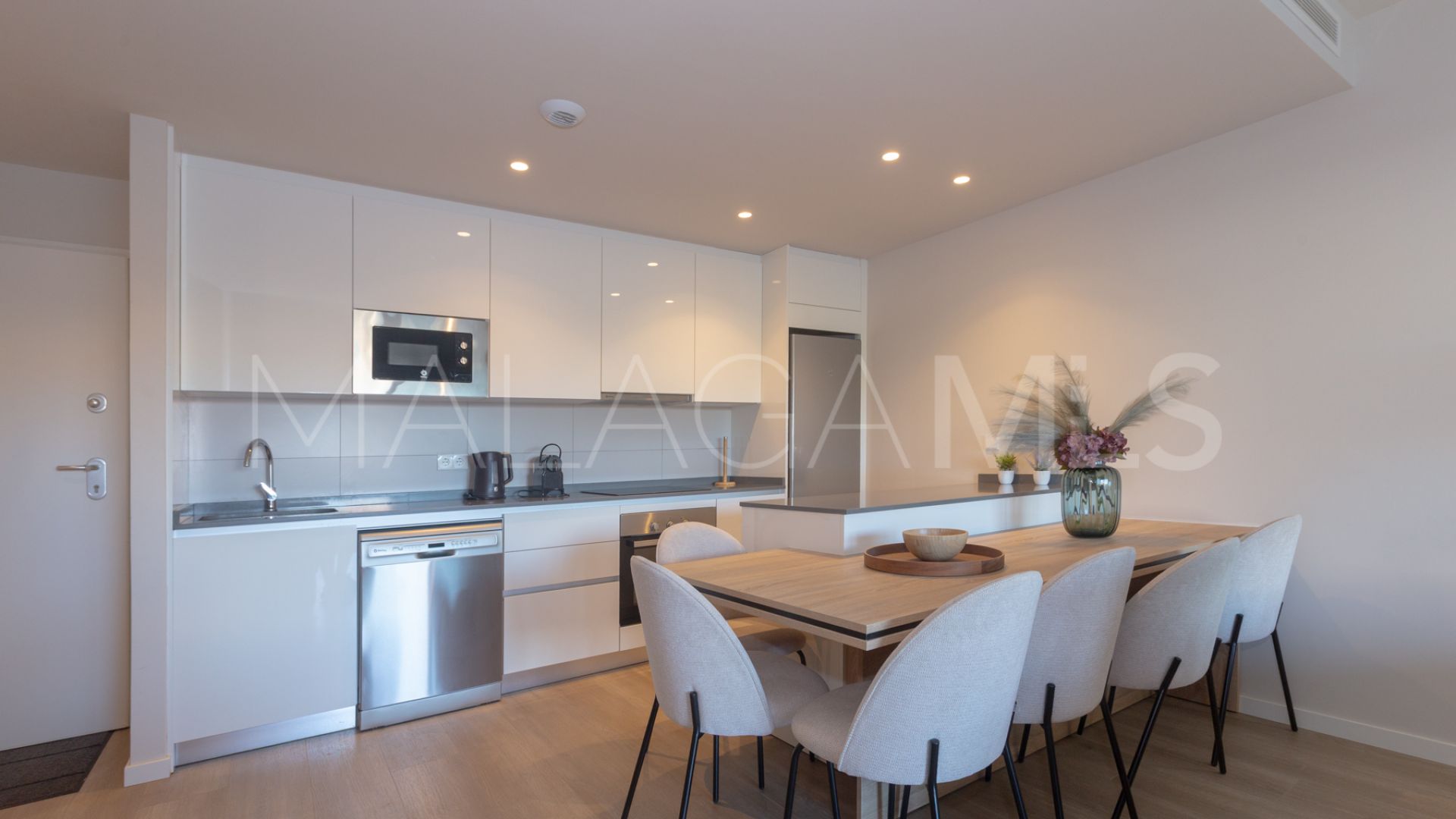 For sale Avda de Andalucia - Sierra de Estepona flat with 3 bedrooms