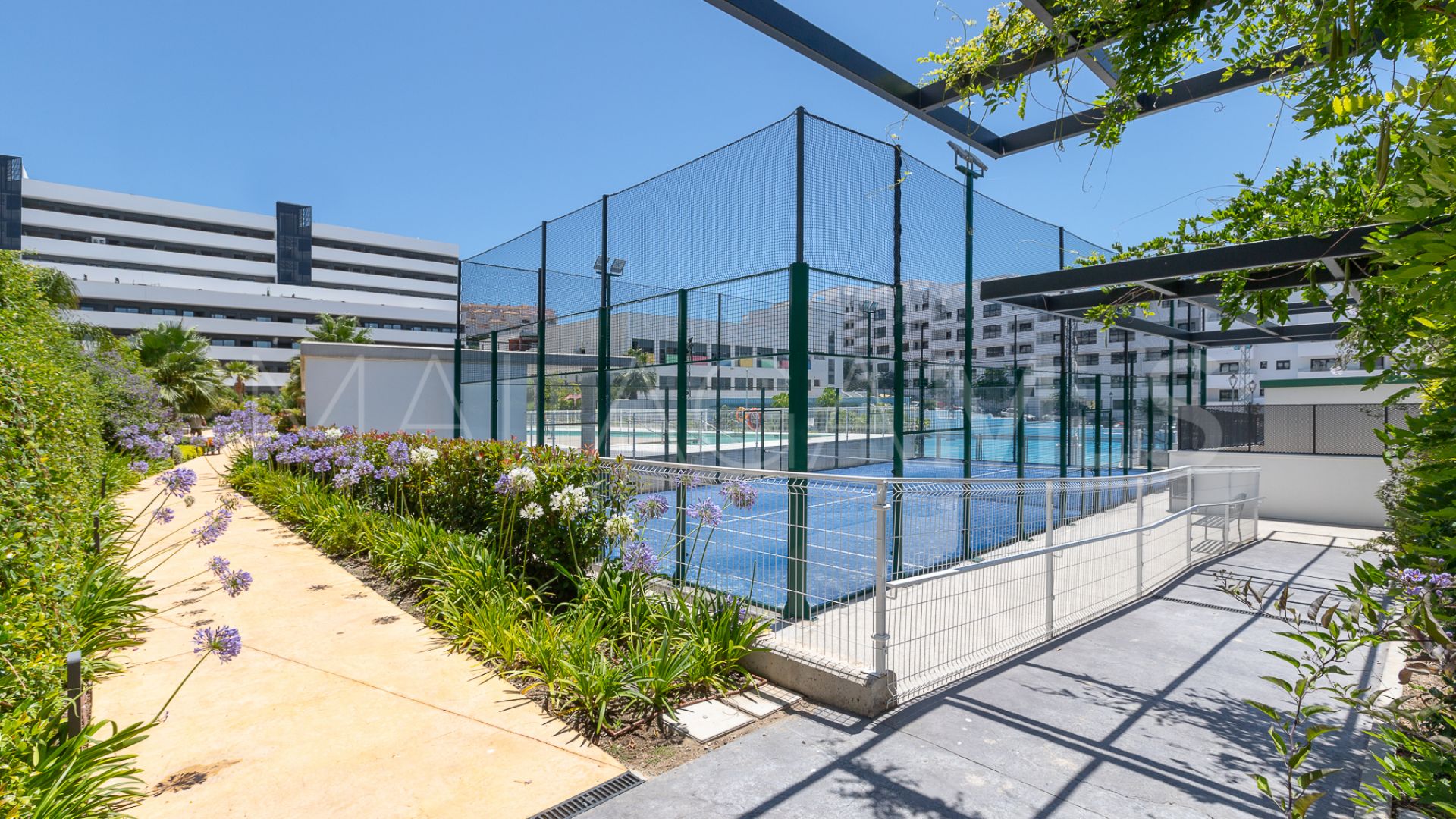 For sale Avda de Andalucia - Sierra de Estepona flat with 3 bedrooms