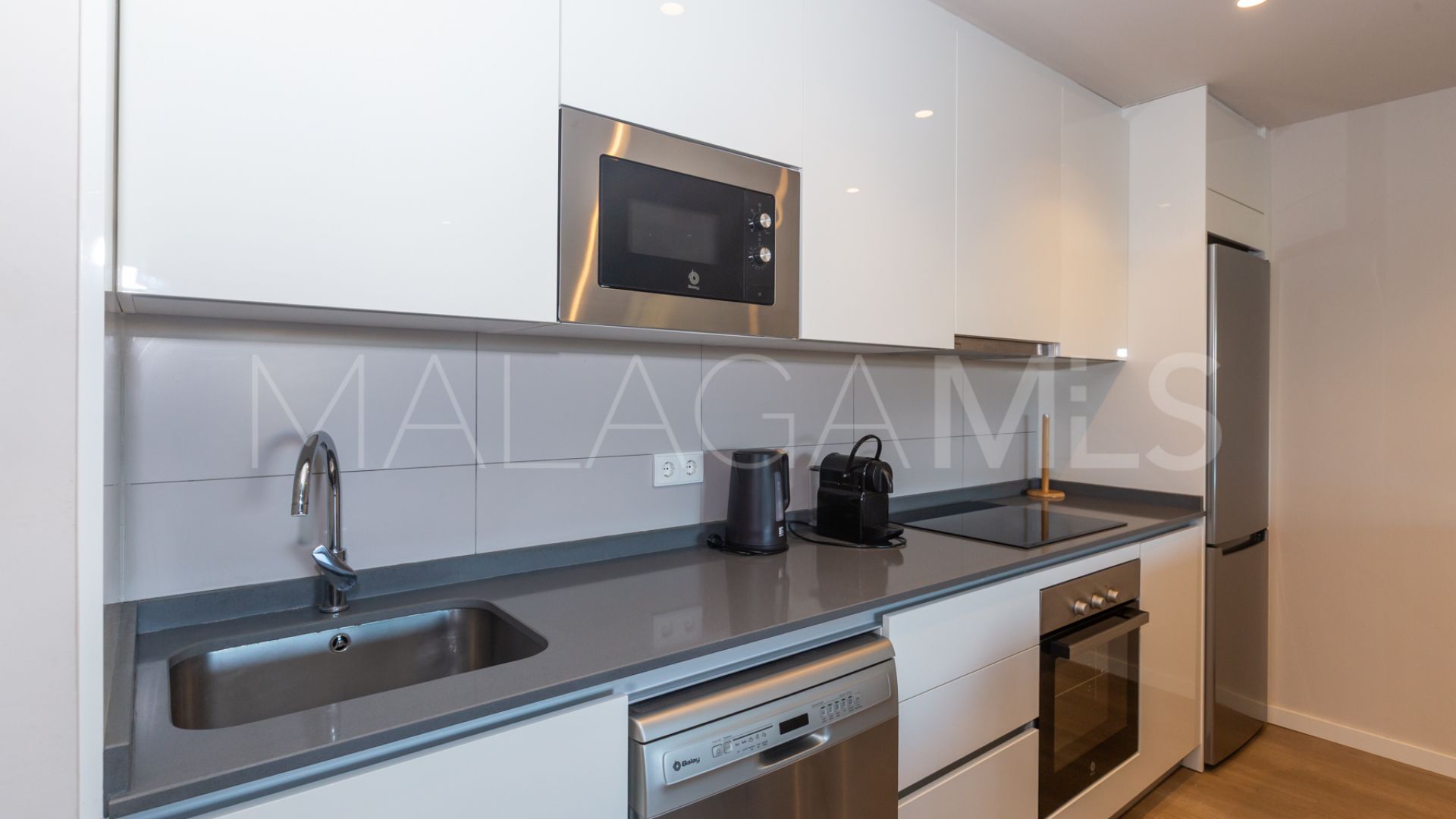 For sale Avda de Andalucia - Sierra de Estepona flat with 3 bedrooms