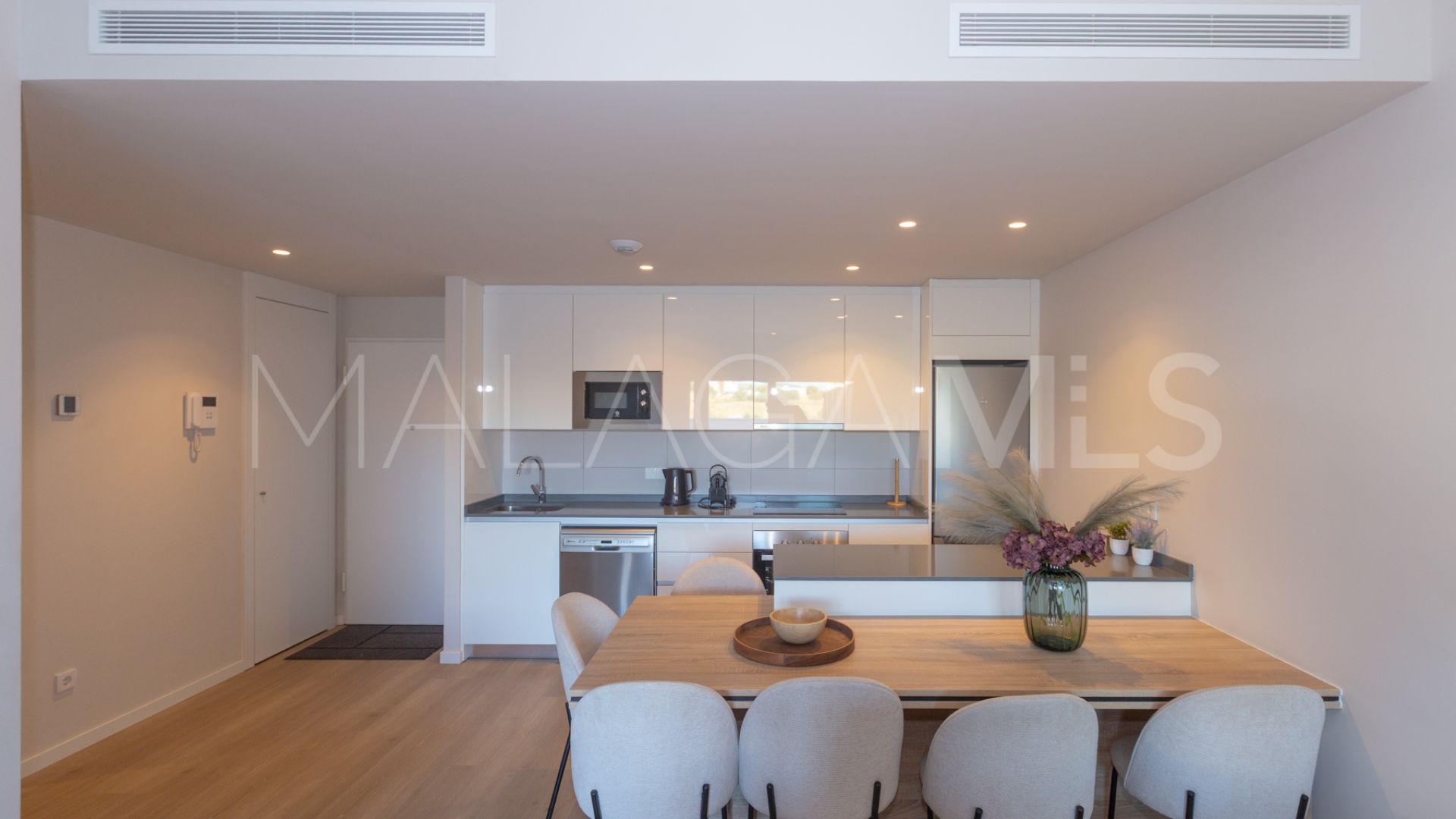 For sale Avda de Andalucia - Sierra de Estepona flat with 3 bedrooms