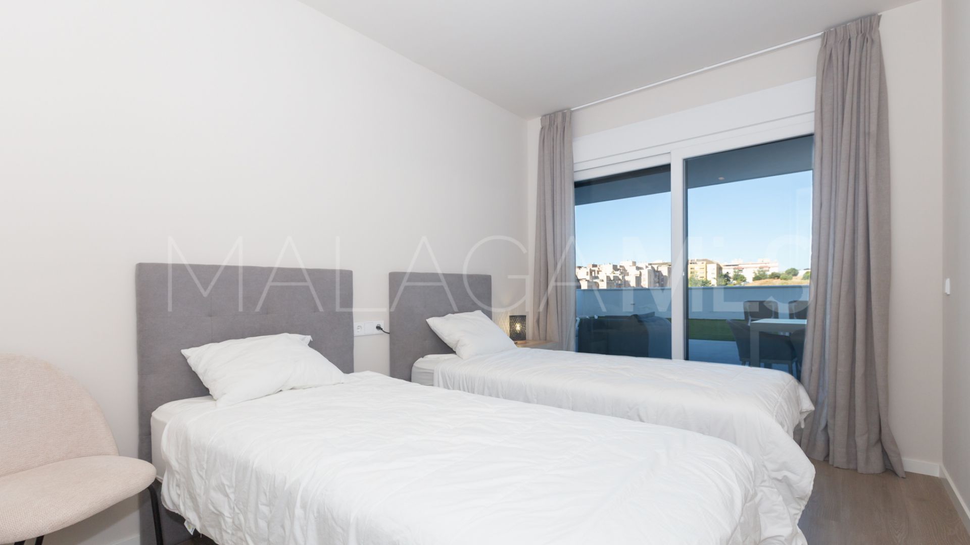 For sale Avda de Andalucia - Sierra de Estepona flat with 3 bedrooms