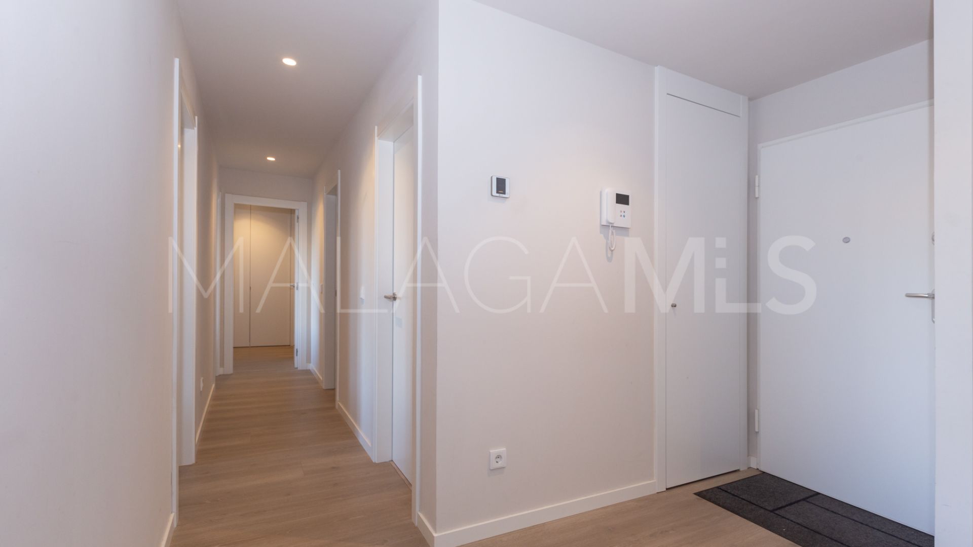 For sale Avda de Andalucia - Sierra de Estepona flat with 3 bedrooms