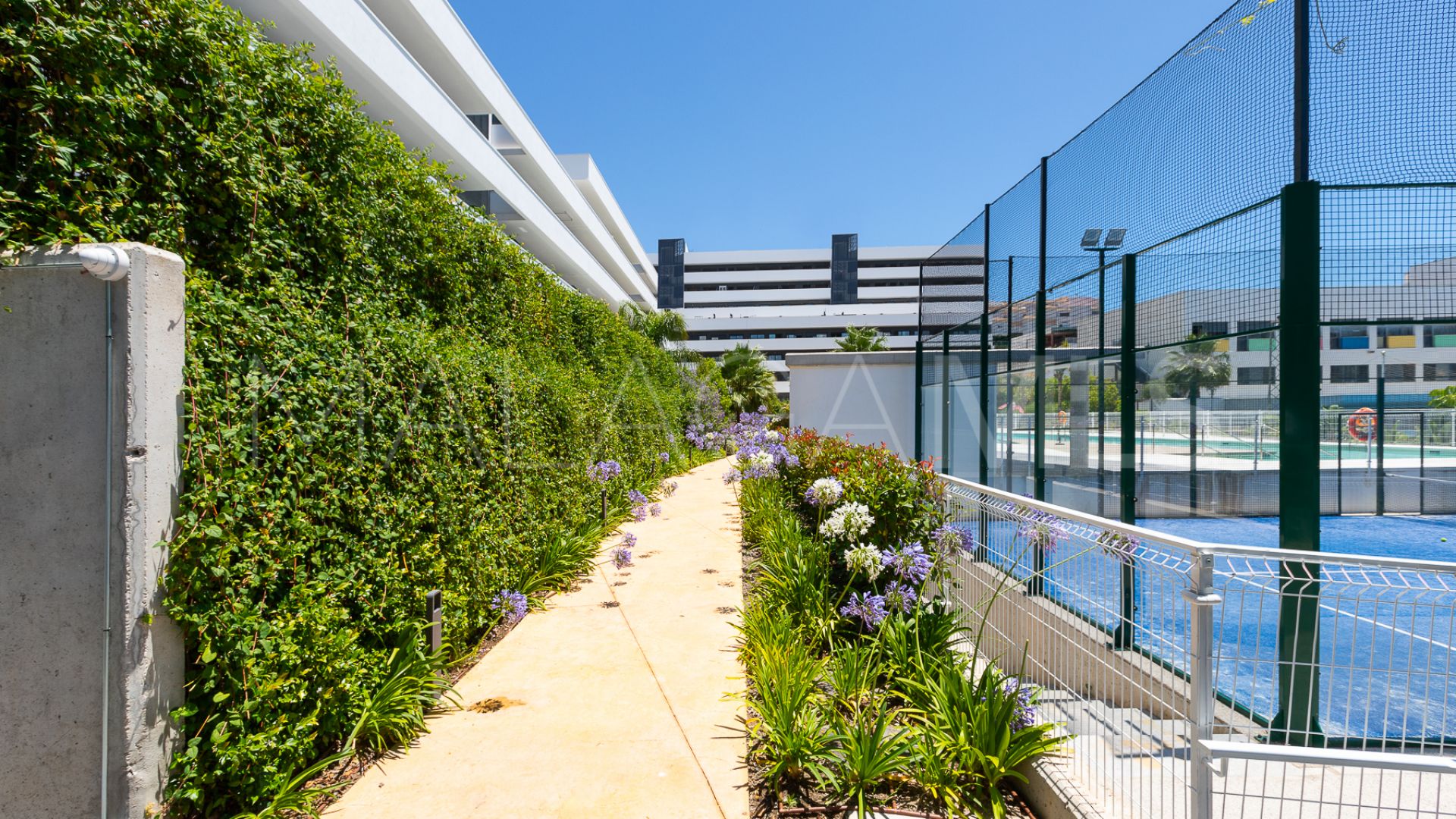 For sale Avda de Andalucia - Sierra de Estepona flat with 3 bedrooms