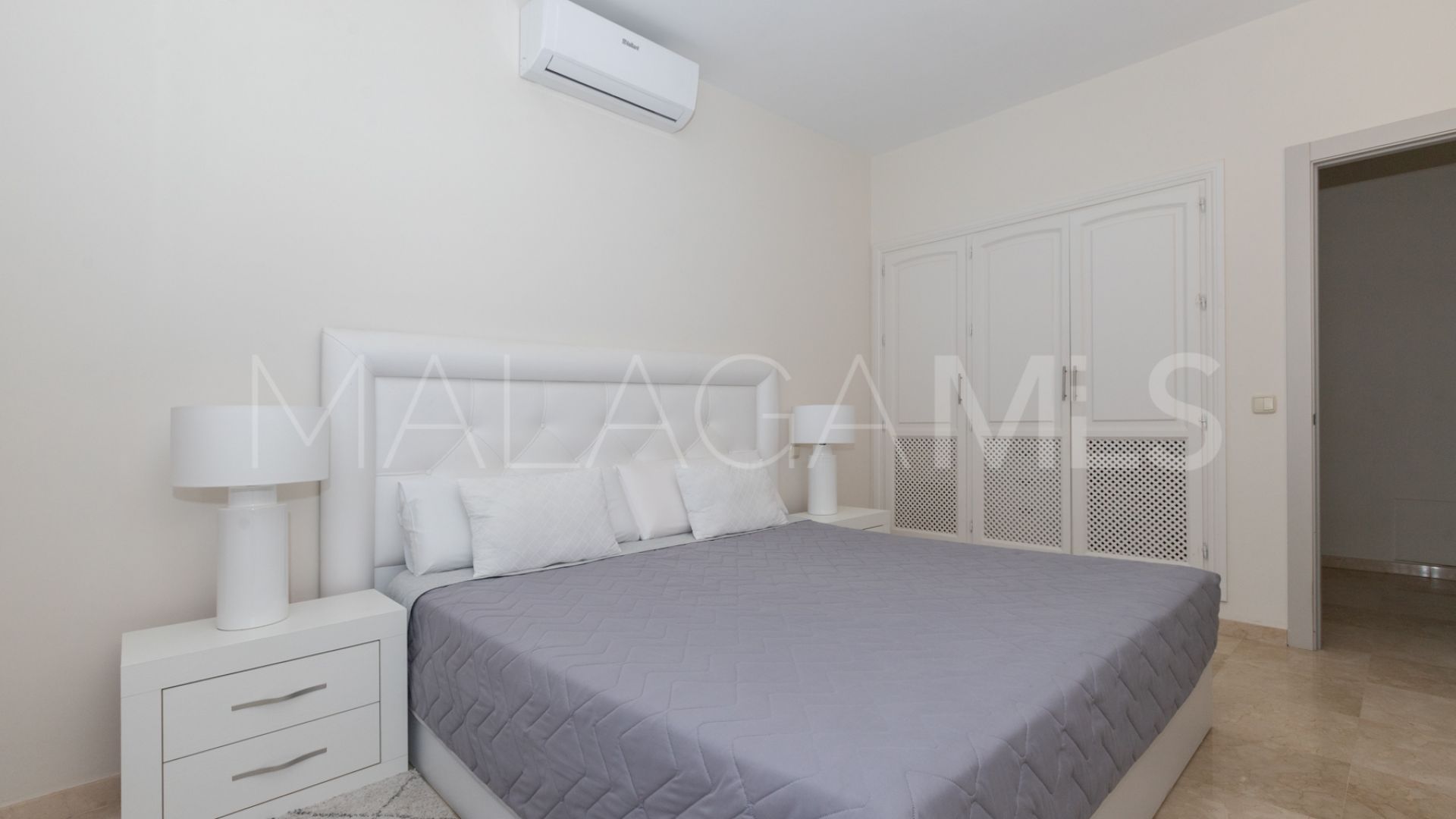 Buy villa de 4 bedrooms in El Rosario