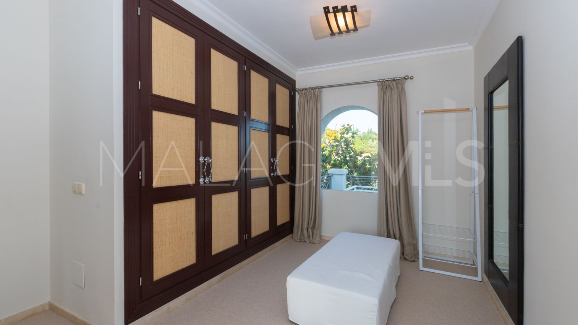 Buy villa de 4 bedrooms in El Rosario